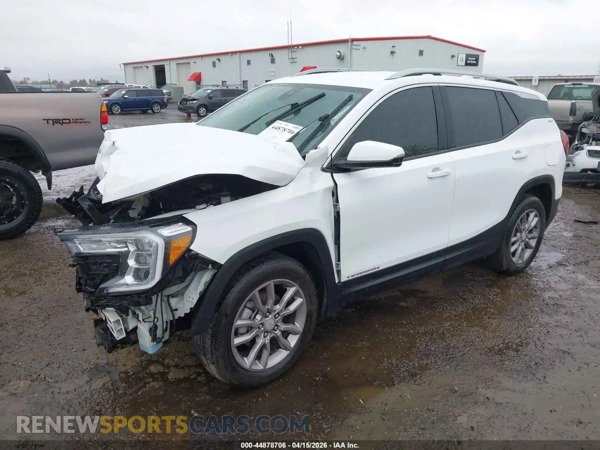 2 Photograph of a damaged car 3GKALVEG8RL358269 GMC TERRAIN 2024