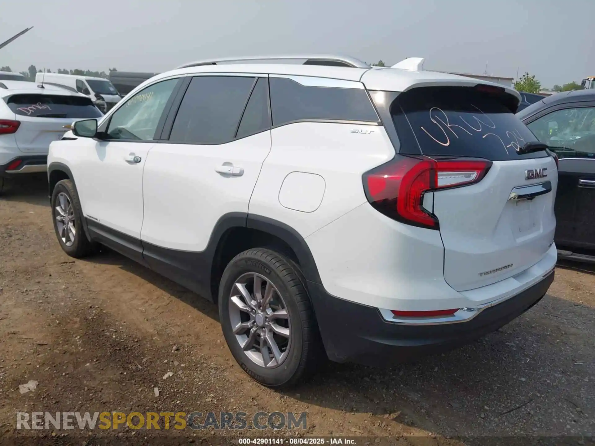 3 Photograph of a damaged car 3GKALVEG9RL176256 GMC TERRAIN 2024