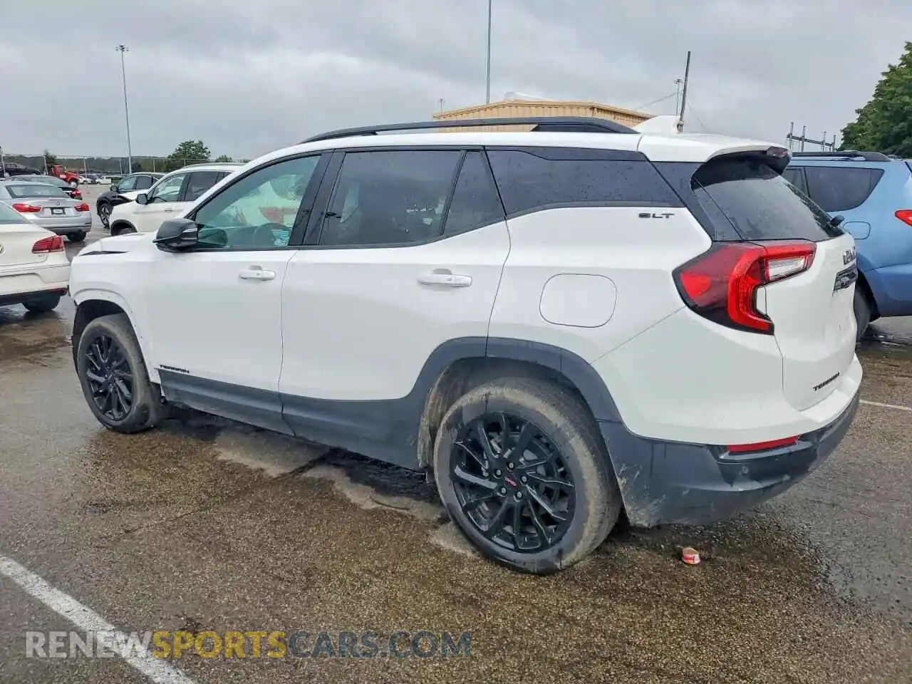 2 Photograph of a damaged car 3GKALVEG9RL385173 GMC TERRAIN 2024