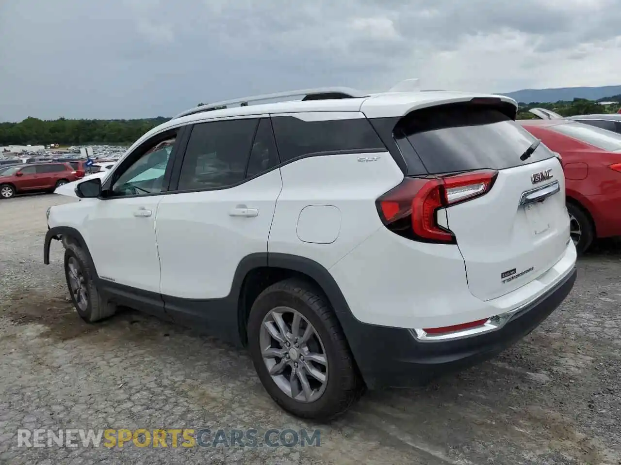 2 Photograph of a damaged car 3GKALVEGXRL156663 GMC TERRAIN 2024