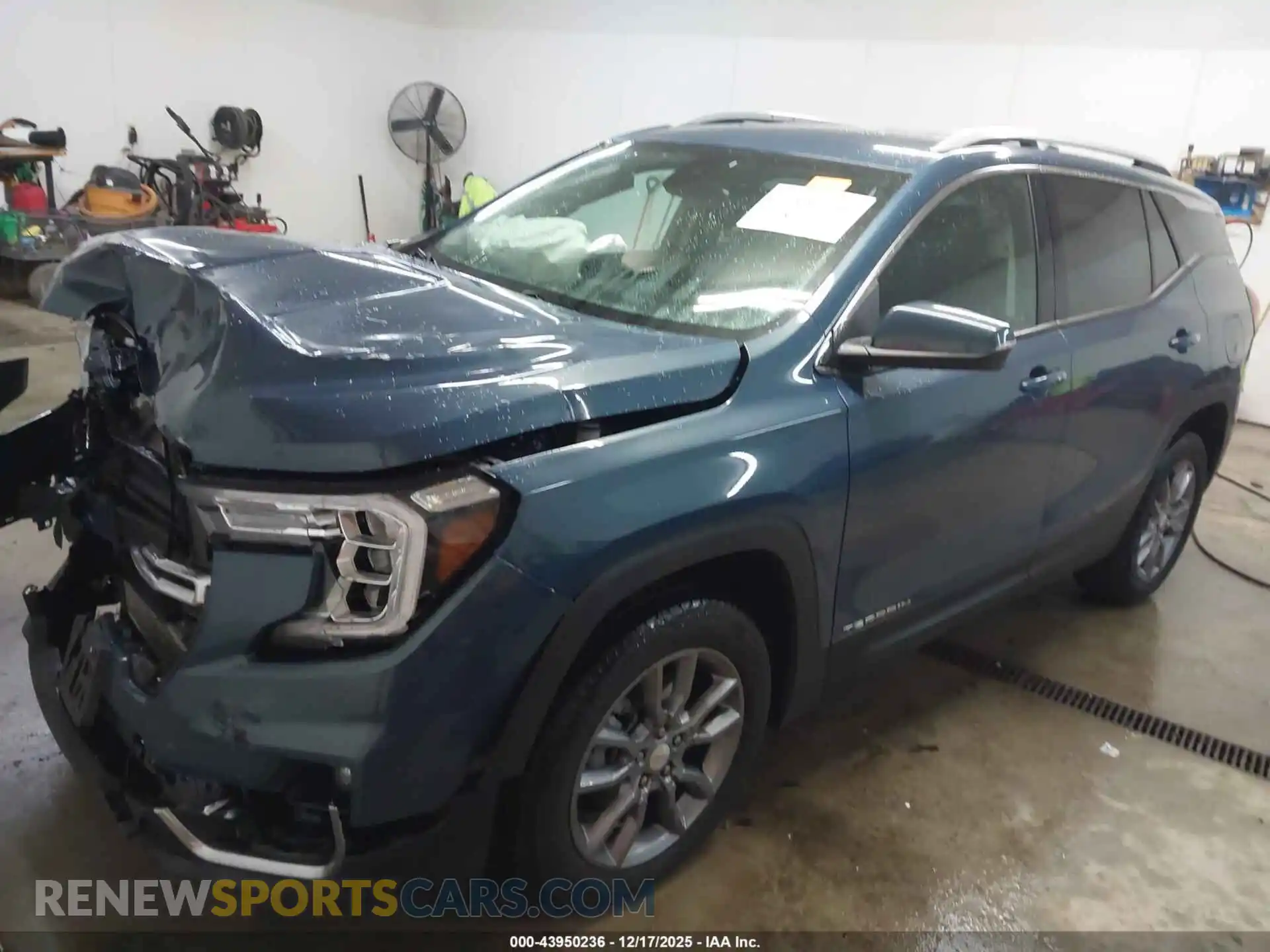 2 Photograph of a damaged car 3GKALVEGXRL220944 GMC TERRAIN 2024
