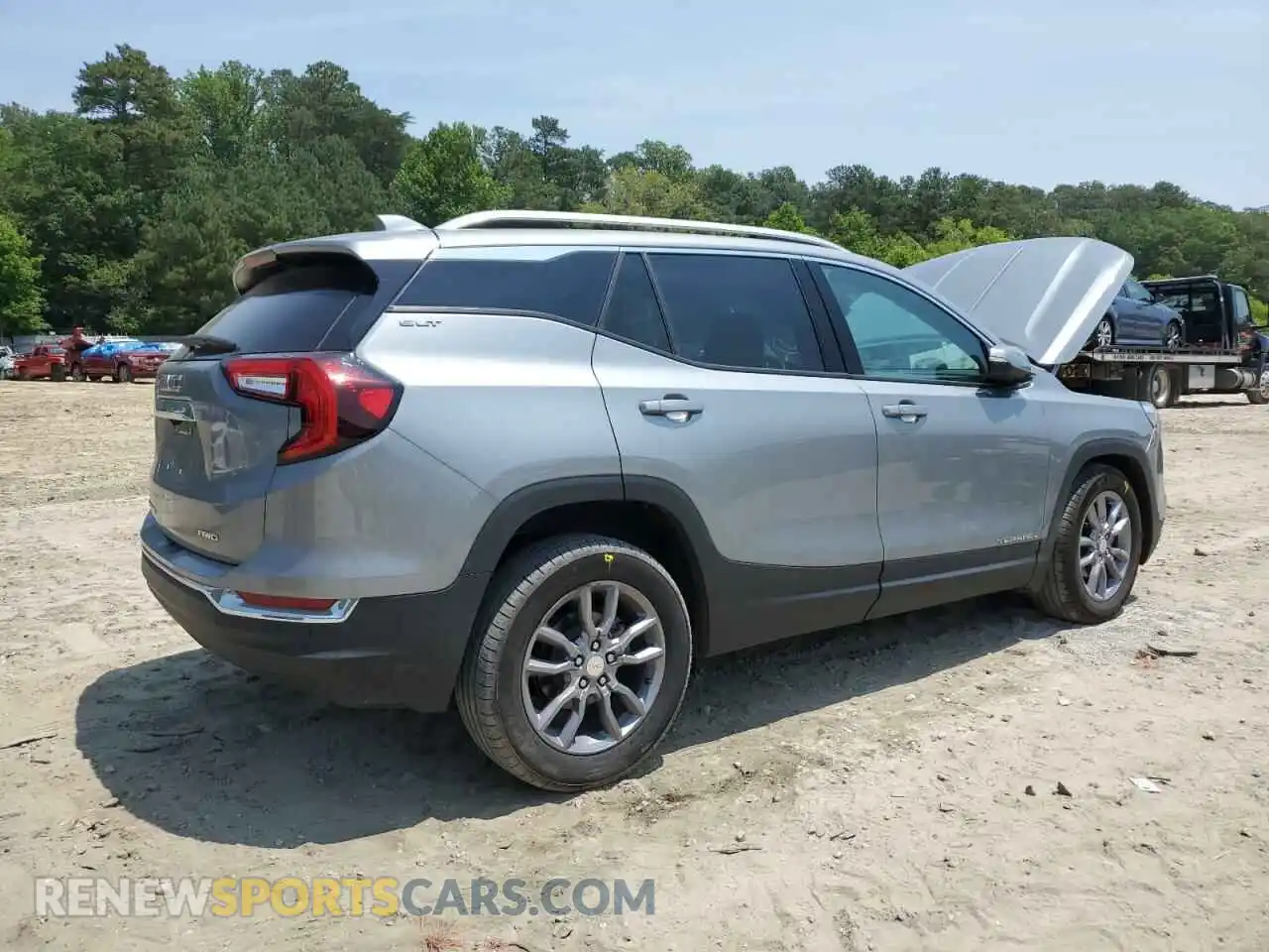 3 Photograph of a damaged car 3GKALVEGXRL258609 GMC TERRAIN 2024