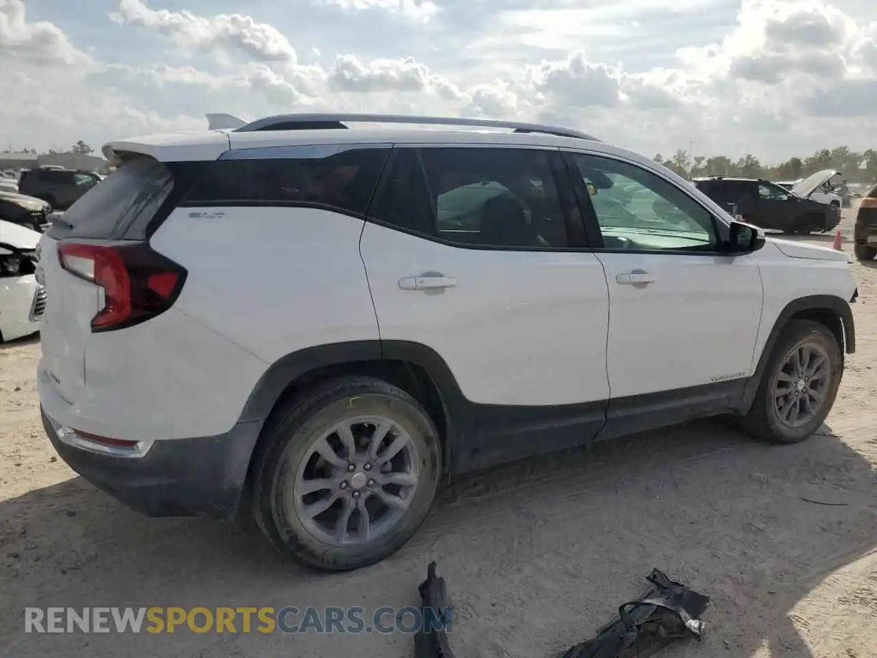 3 Photograph of a damaged car 3GKALVEGXRL305346 GMC TERRAIN 2024