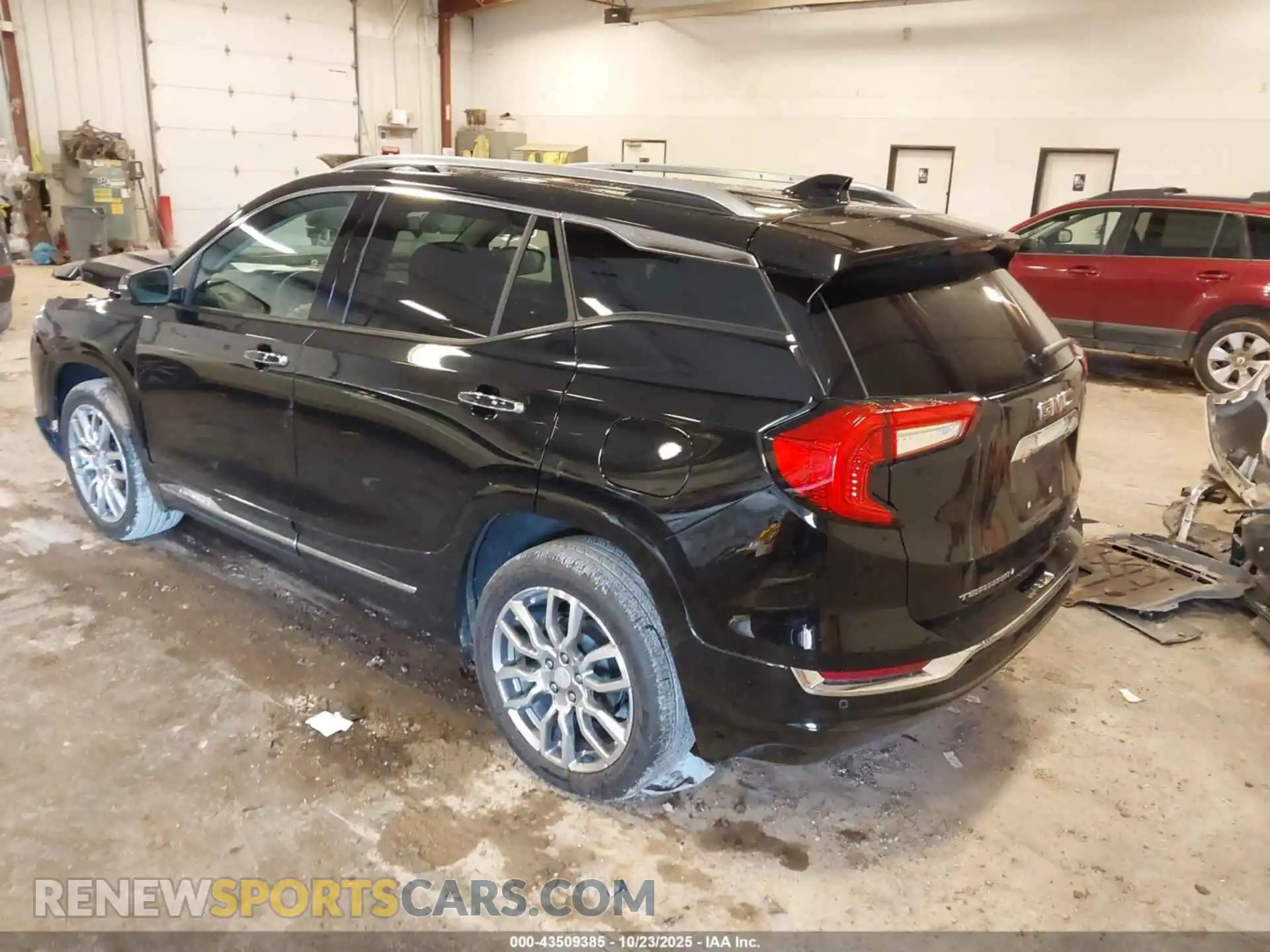 3 Photograph of a damaged car 3GKALXEG5RL174595 GMC TERRAIN 2024