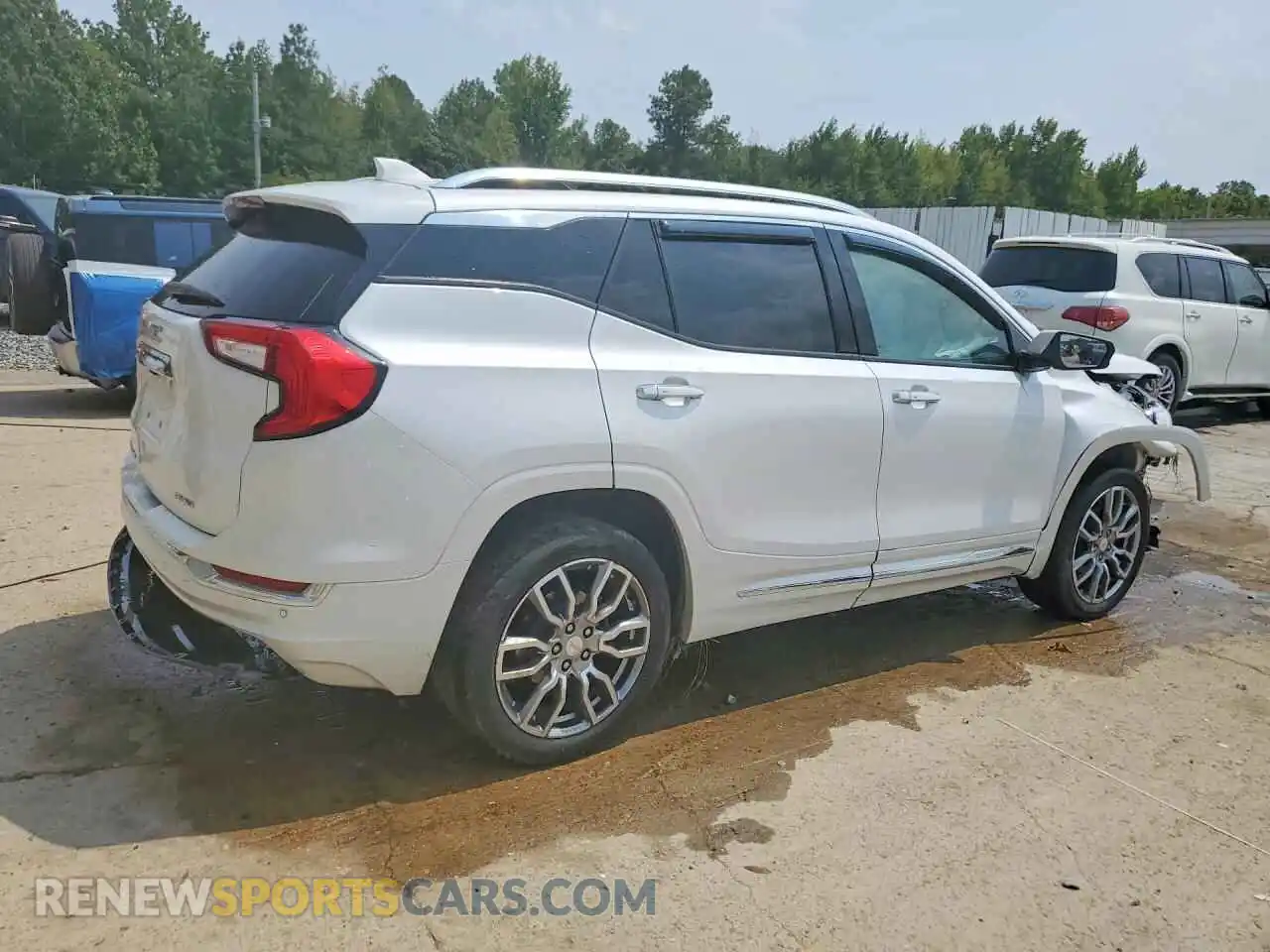 3 Photograph of a damaged car 3GKALXEG8RL194047 GMC TERRAIN 2024
