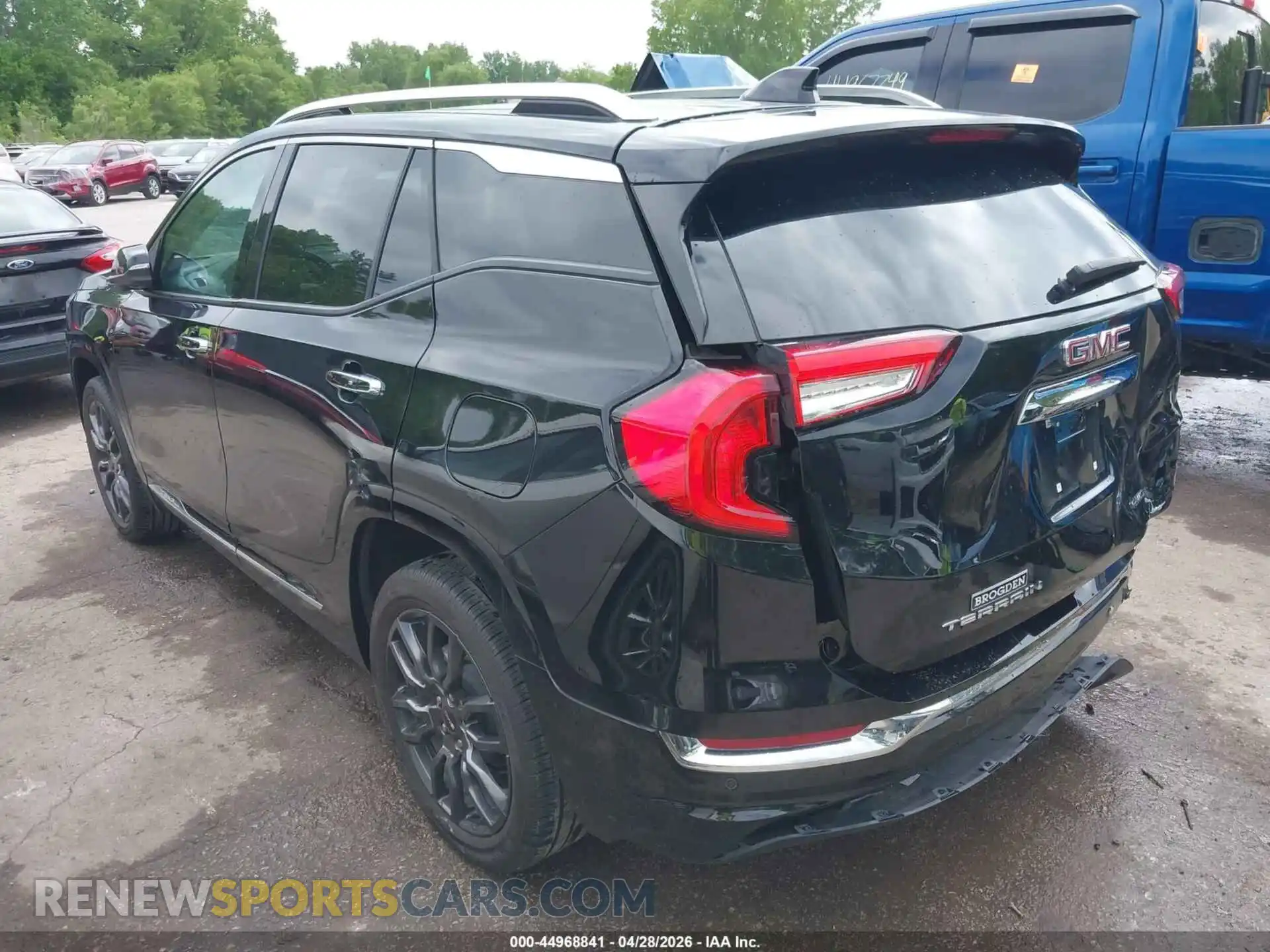 3 Photograph of a damaged car 3GKALXEG8RL240024 GMC TERRAIN 2024