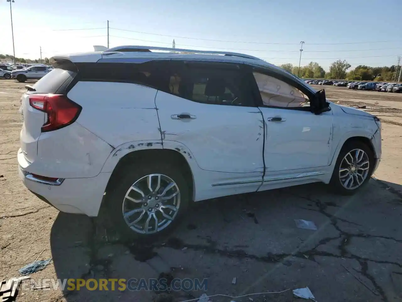 3 Photograph of a damaged car 3GKALXEG8RL322514 GMC TERRAIN 2024