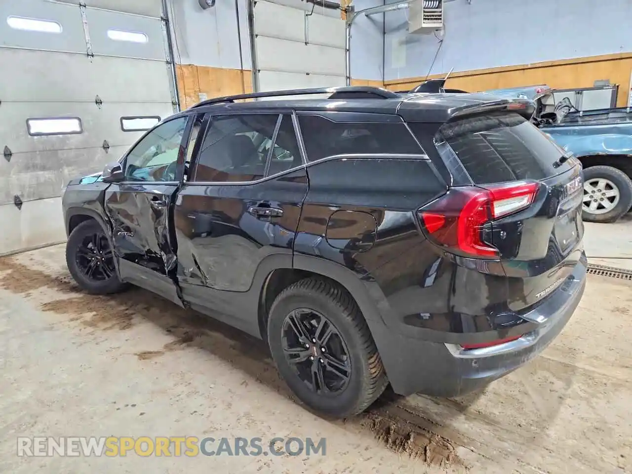 2 Photograph of a damaged car 3GKALYEG0RL381904 GMC TERRAIN 2024