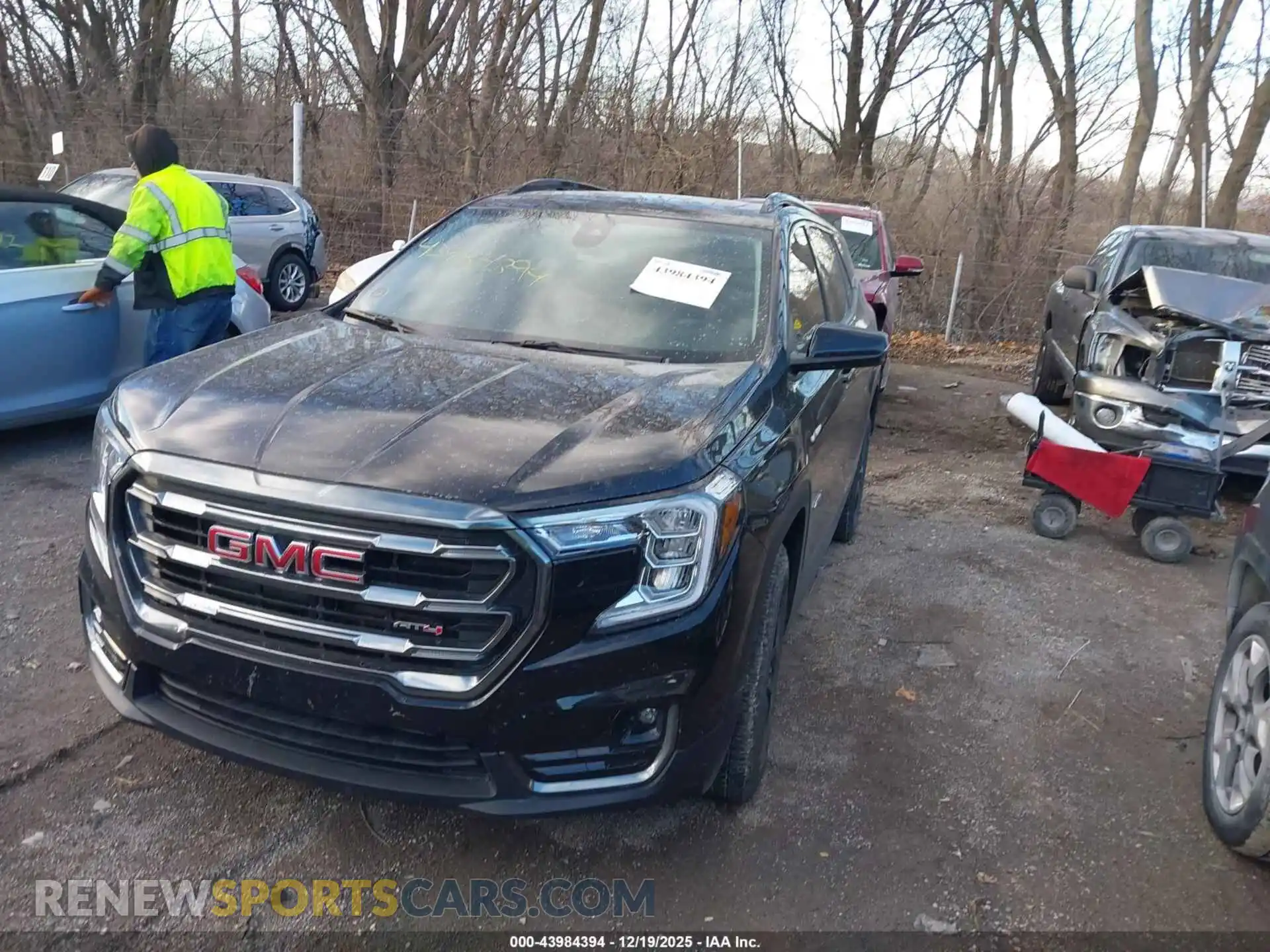 2 Photograph of a damaged car 3GKALYEG8RL149311 GMC TERRAIN 2024