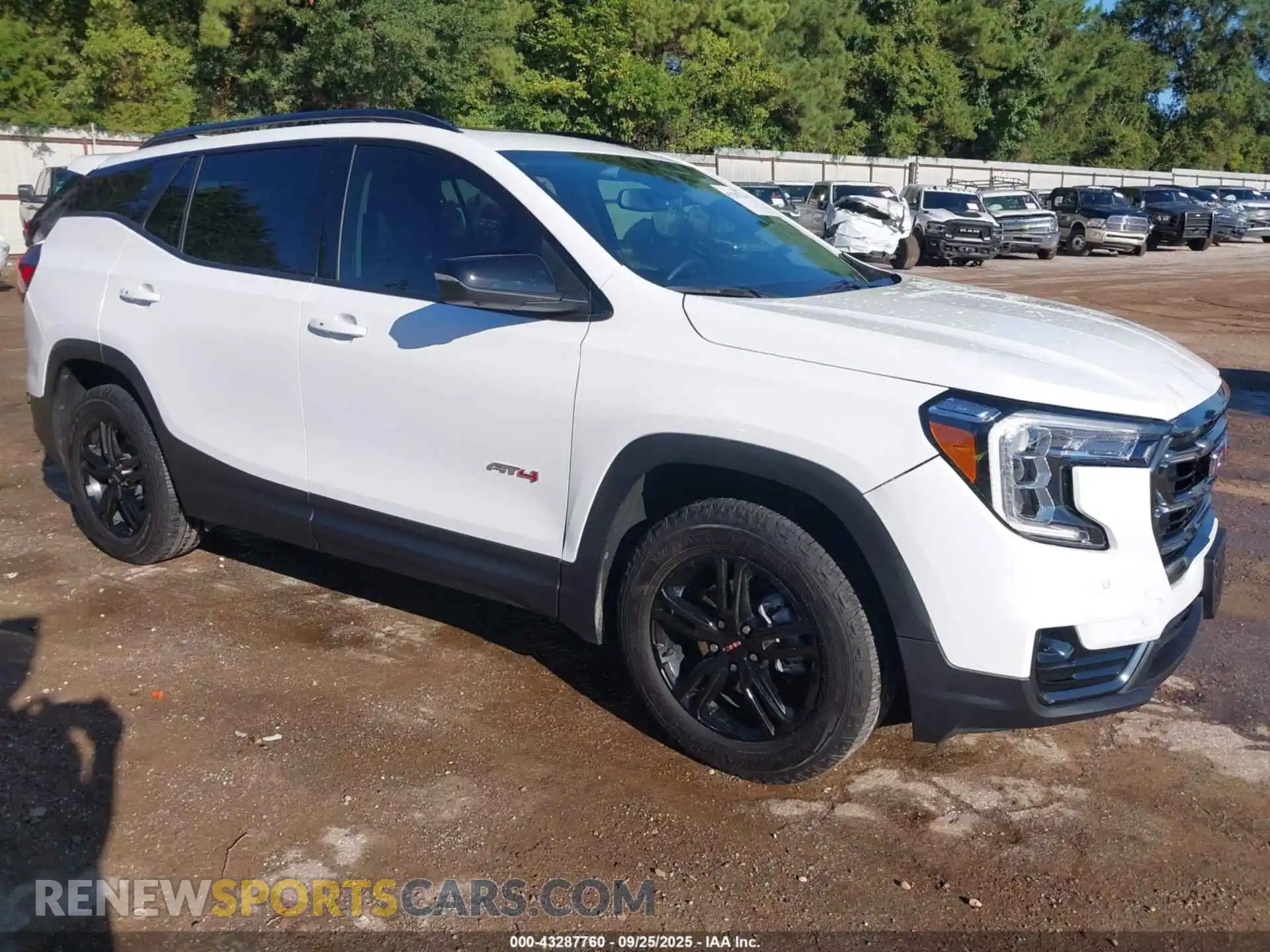 1 Photograph of a damaged car 3GKALYEGXRL384762 GMC TERRAIN 2024