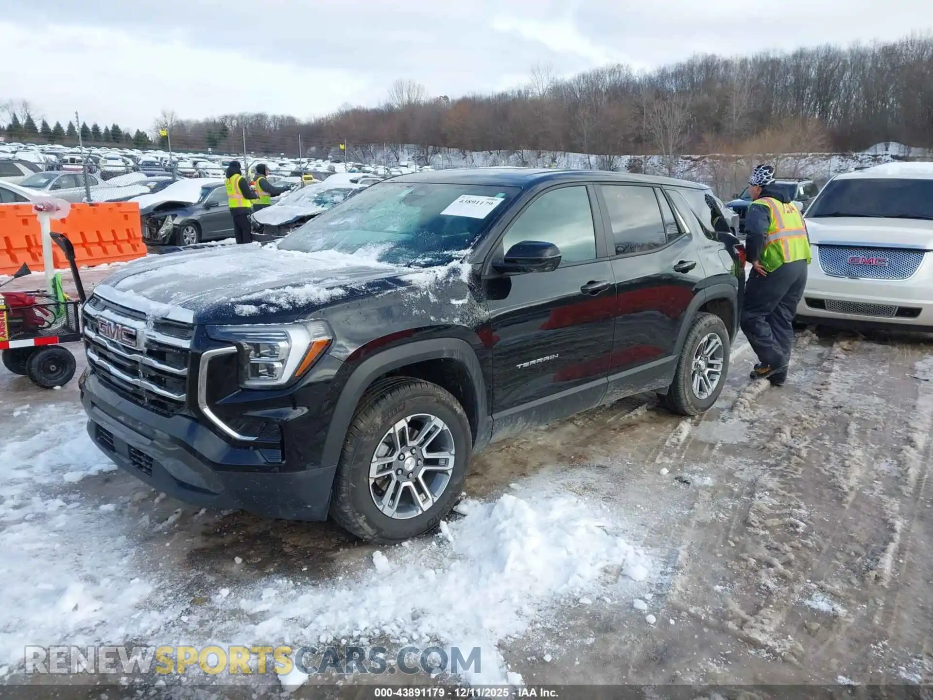 2 Photograph of a damaged car 3GKALMEG2SL308967 GMC TERRAIN 2025
