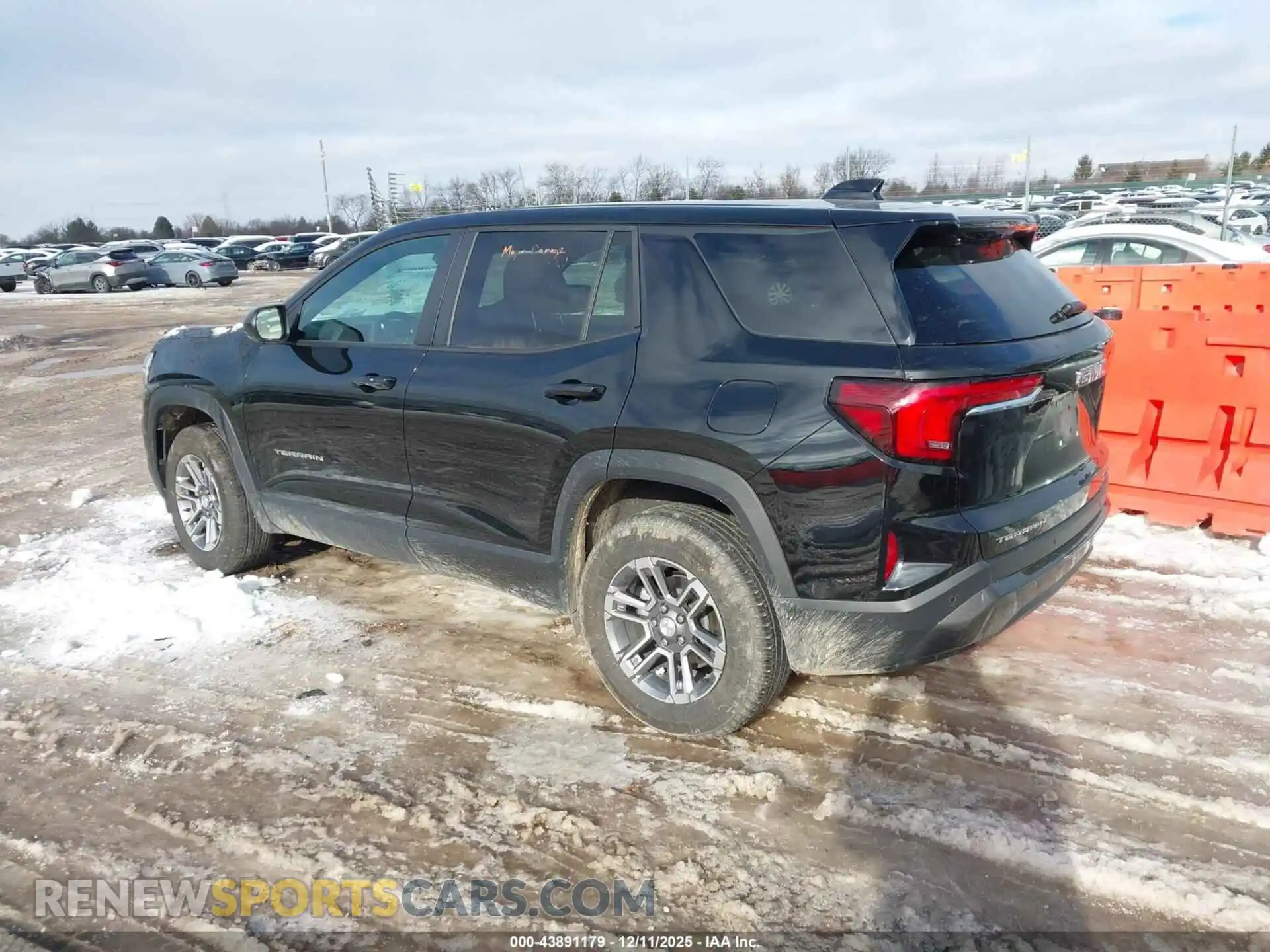 3 Photograph of a damaged car 3GKALMEG2SL308967 GMC TERRAIN 2025