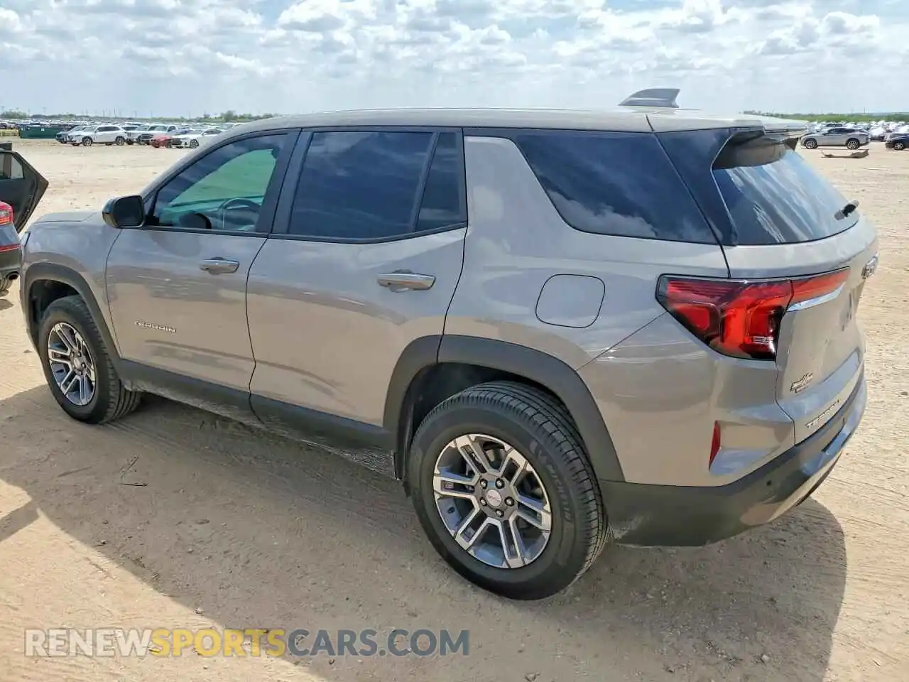 2 fotografías del automóvil dañado 3GKALMEG7SL330124 GMC TERRAIN 2025