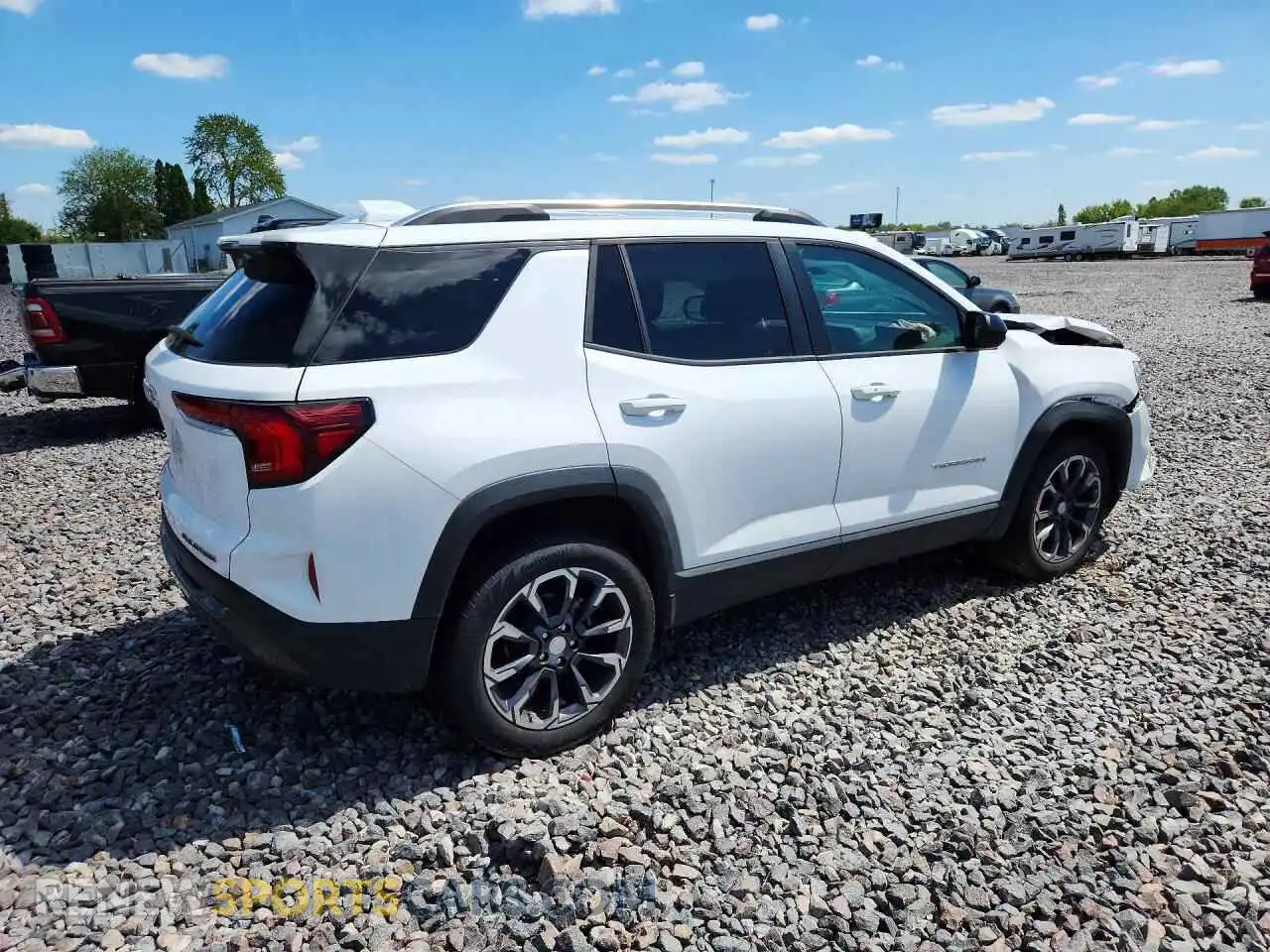 3 Photograph of a damaged car 3GKALUEG0SL256660 GMC TERRAIN 2025
