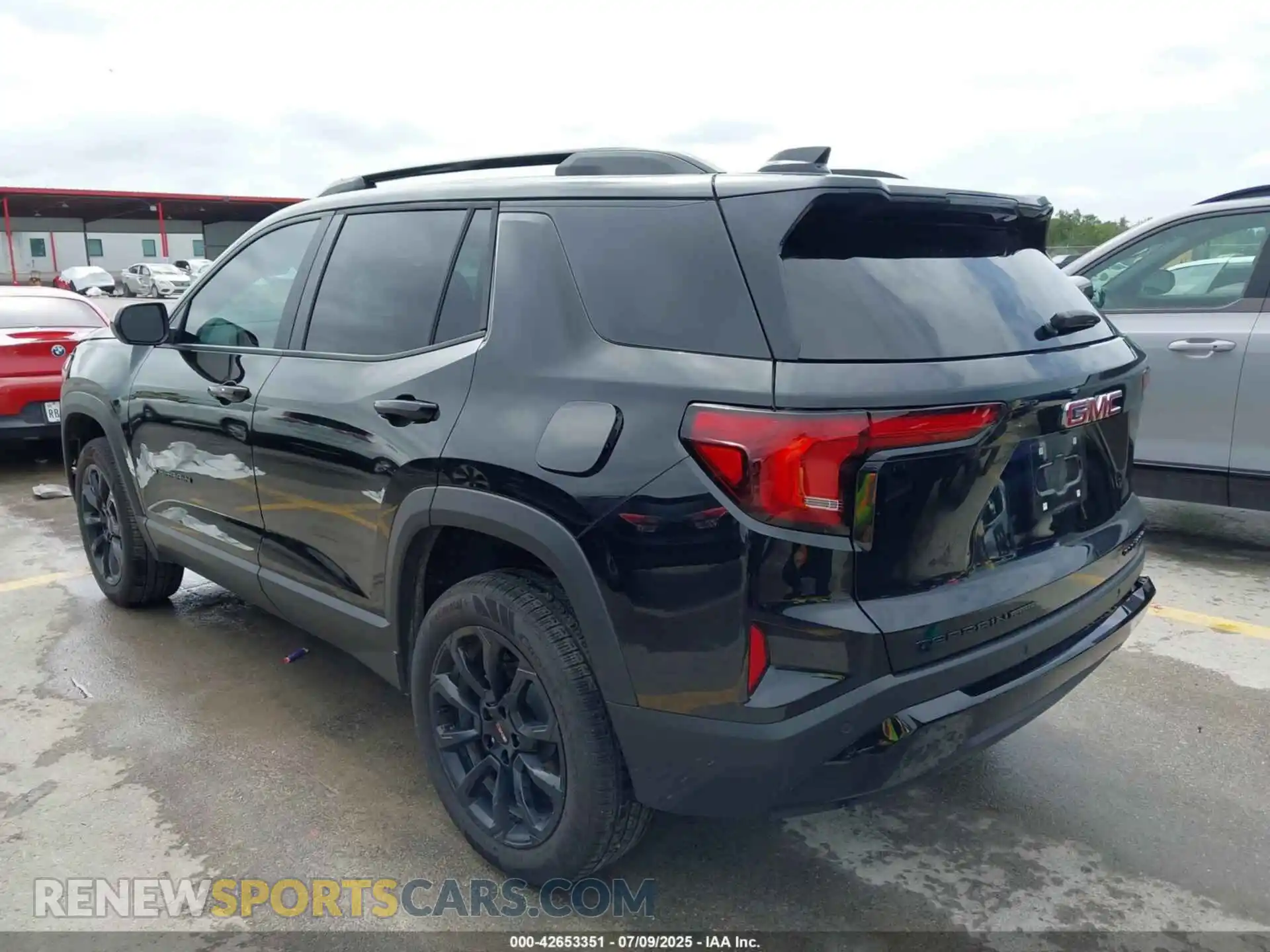 3 Photograph of a damaged car 3GKALUEG6SL253570 GMC TERRAIN 2025