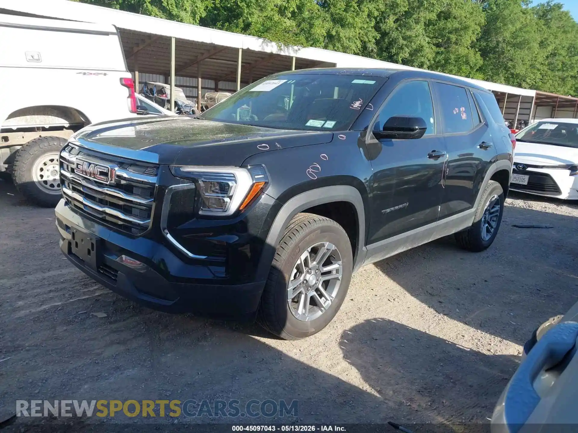 2 Photograph of a damaged car 3GKALUEG6SL301343 GMC TERRAIN 2025