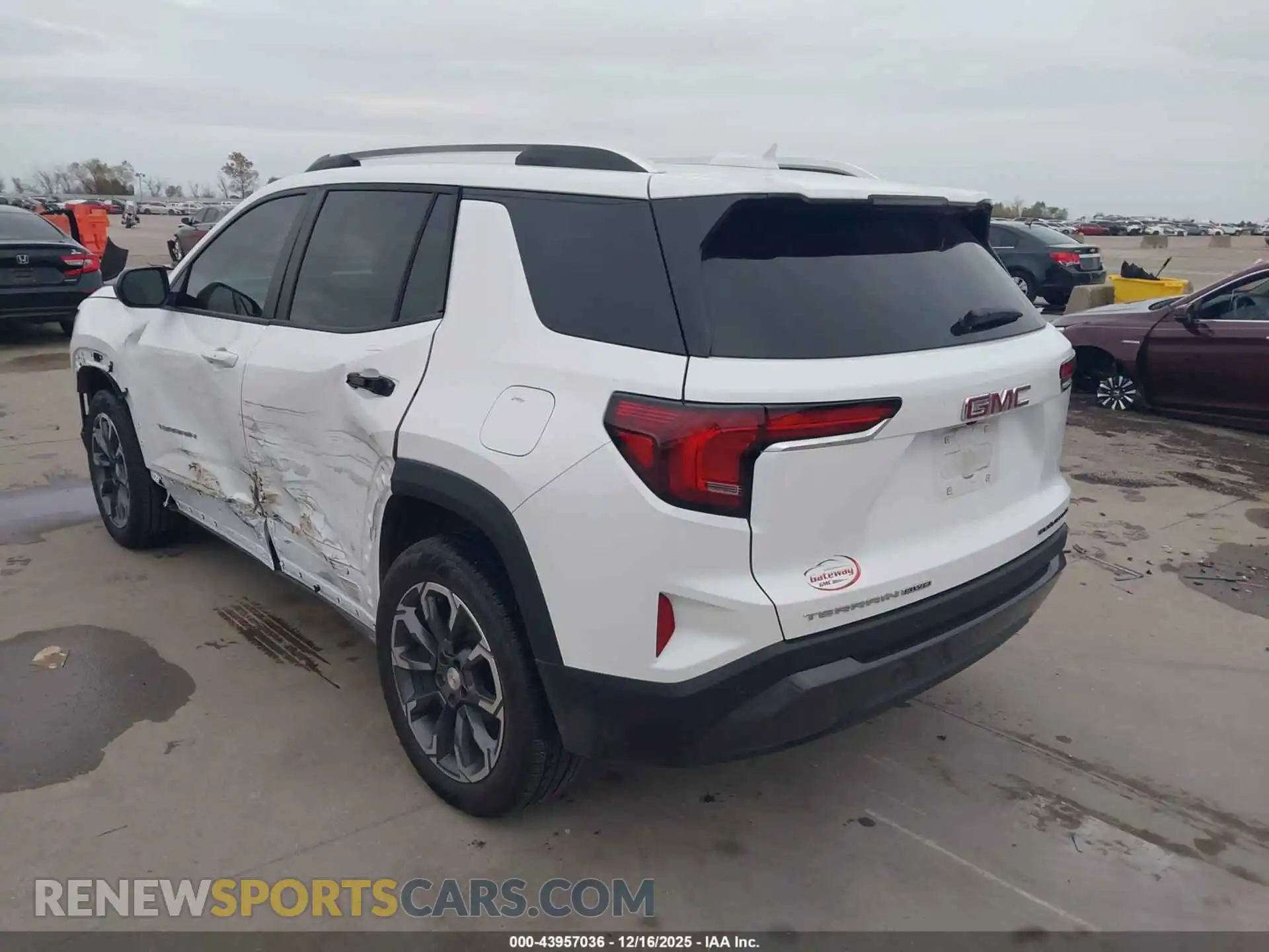 3 Photograph of a damaged car 3GKALUEG8SL190181 GMC TERRAIN 2025
