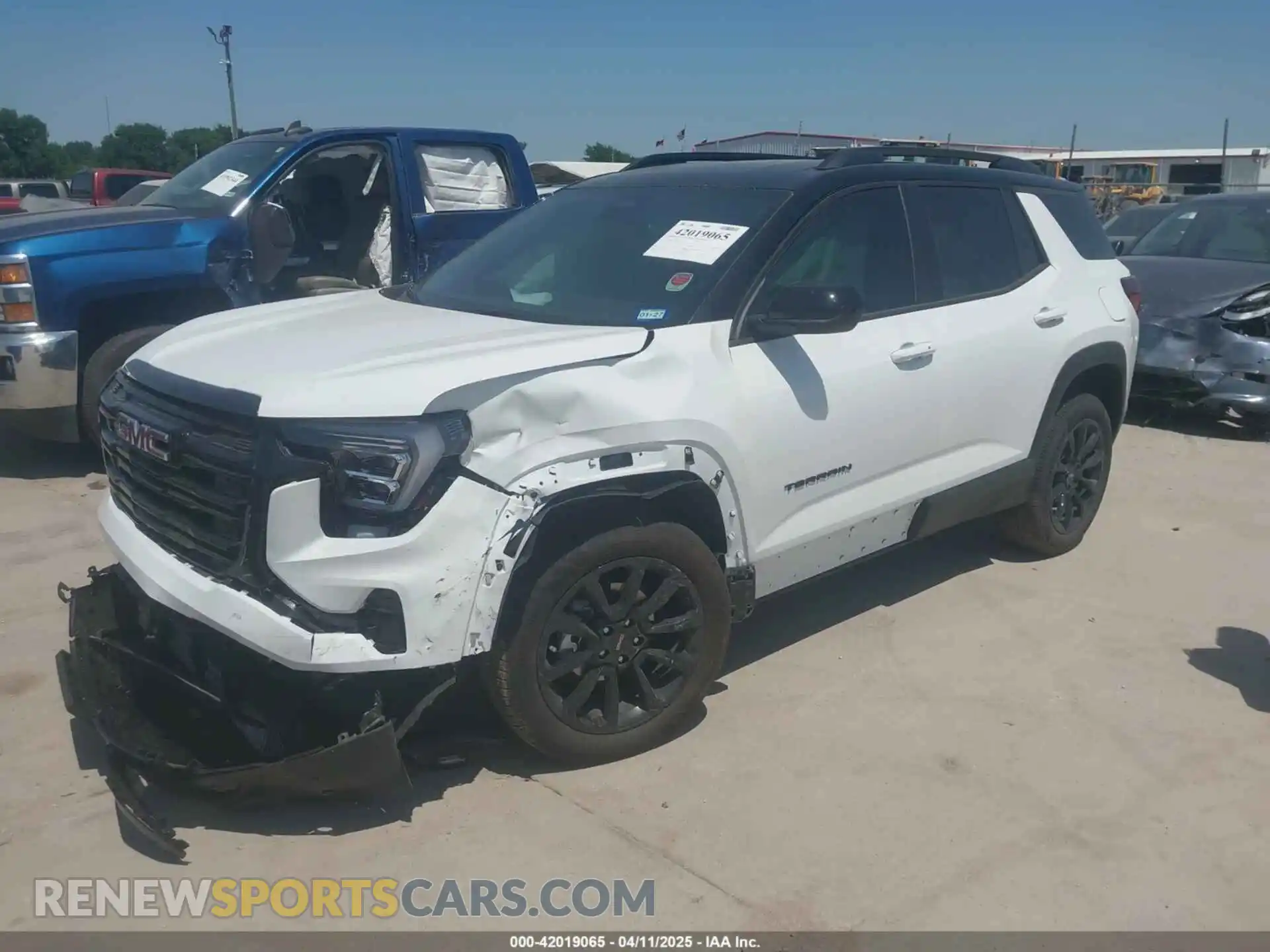2 Photograph of a damaged car 3GKALUEGXSL218949 GMC TERRAIN 2025