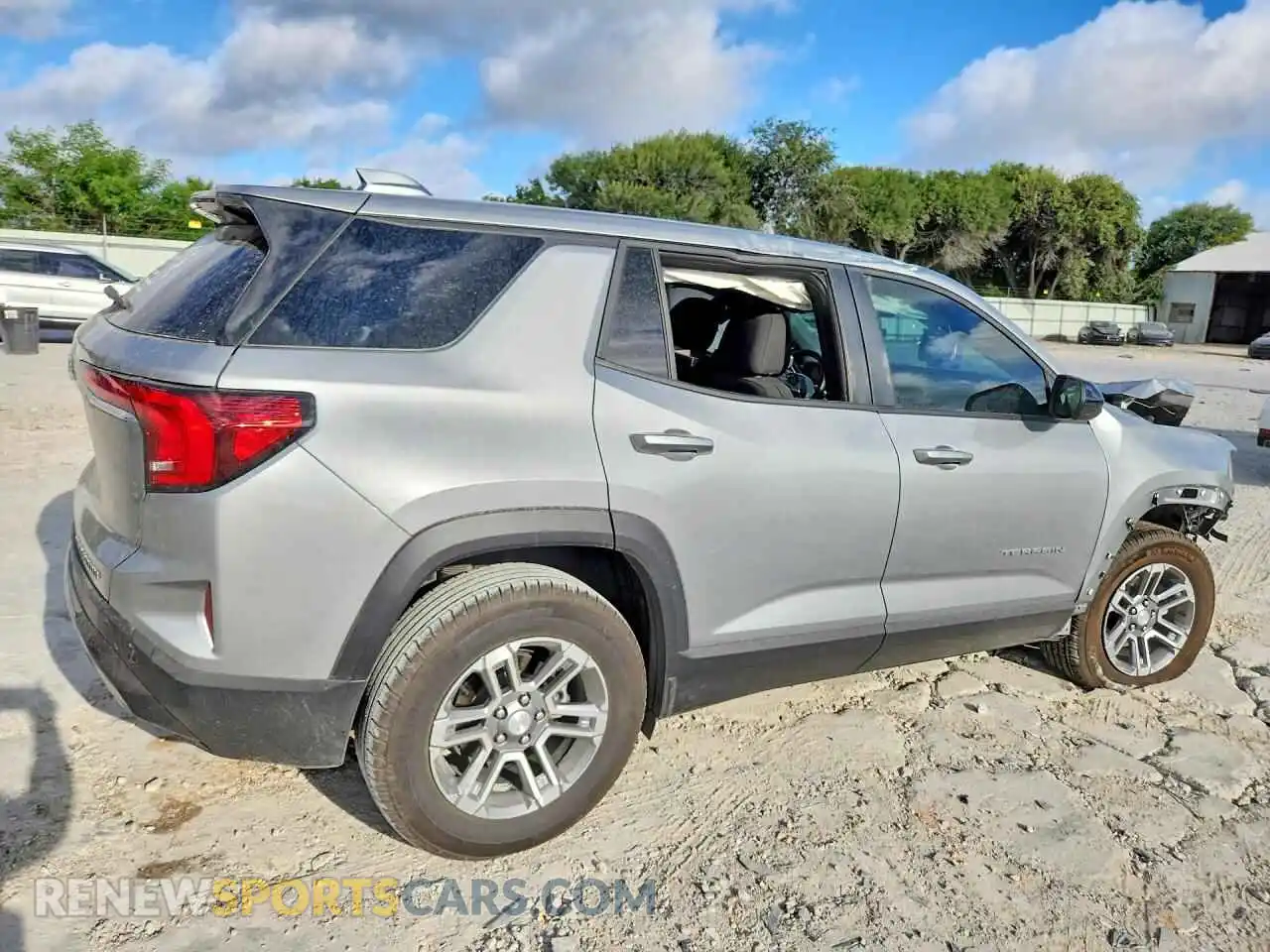 3 Photograph of a damaged car 3GKALMEG0TL326773 GMC TERRAIN 2026