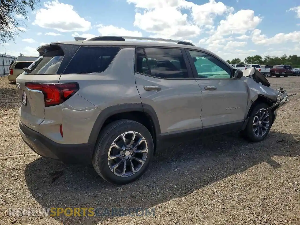 3 fotografías del automóvil dañado 3GKALMEG0TL539349 GMC TERRAIN 2026