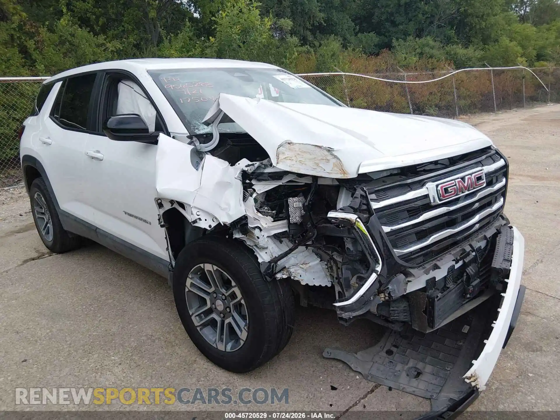 1 Photograph of a damaged car 3GKALMEG1TL175040 GMC TERRAIN 2026