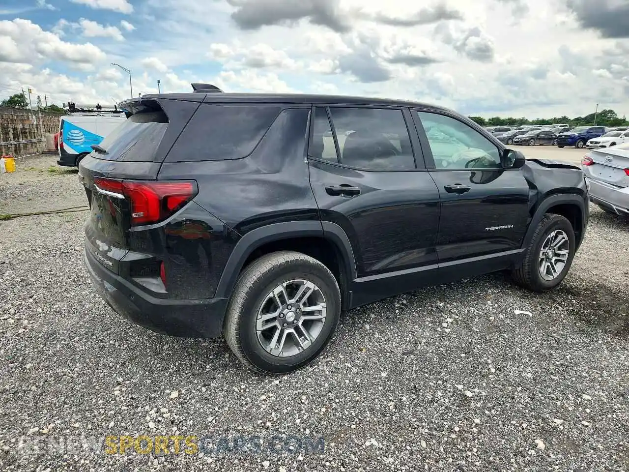 3 Photograph of a damaged car 3GKALMEG1TL399926 GMC TERRAIN 2026