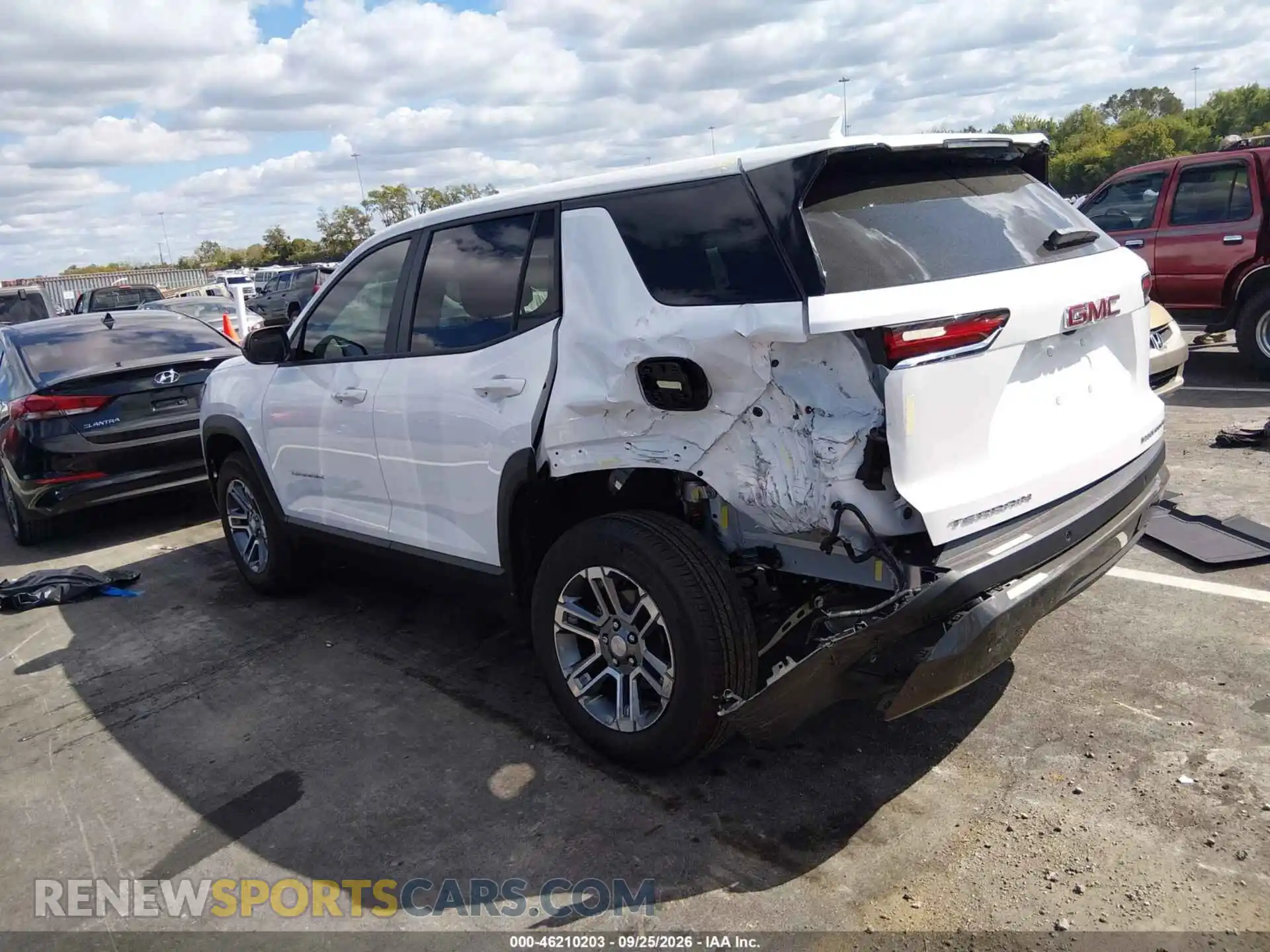 3 fotografías del automóvil dañado 3GKALMEG2TL492812 GMC TERRAIN 2026