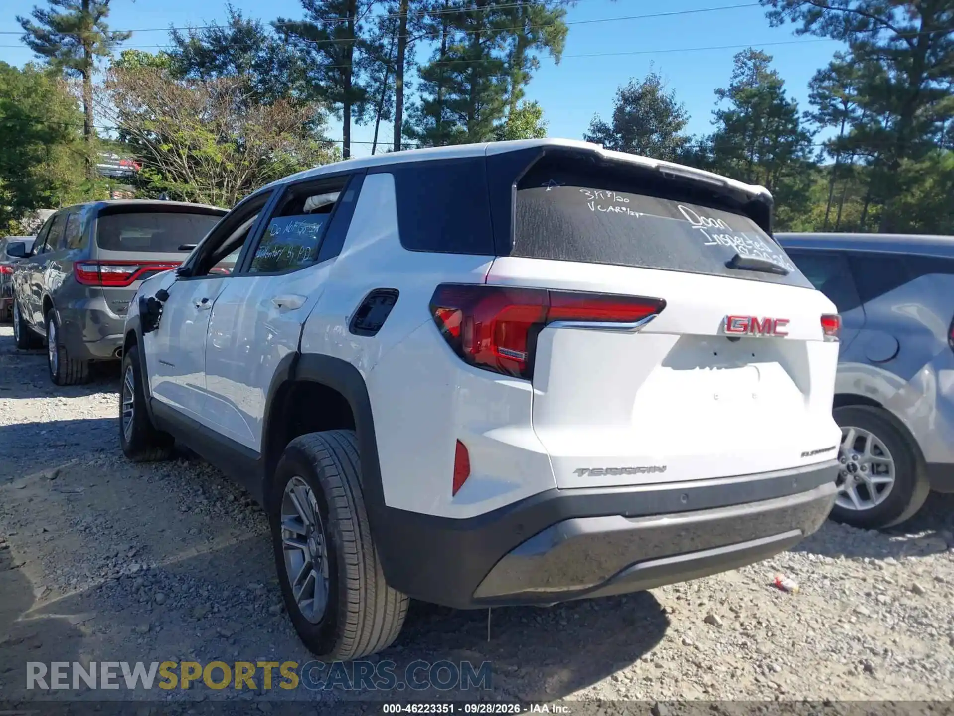 3 Photograph of a damaged car 3GKALMEG3TL331790 GMC TERRAIN 2026