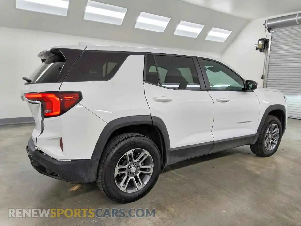 3 fotografías del automóvil dañado 3GKALMEG5TL275643 GMC TERRAIN 2026