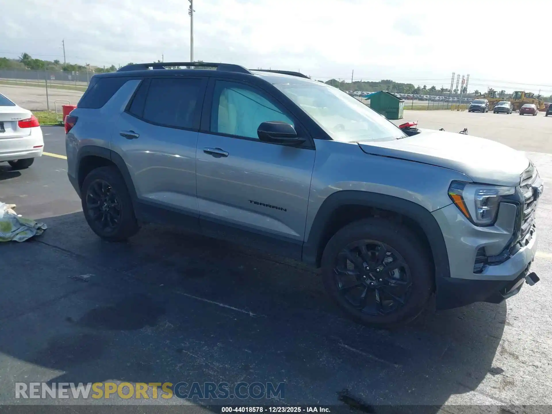 1 Photograph of a damaged car 3GKALMEG8TL268069 GMC TERRAIN 2026