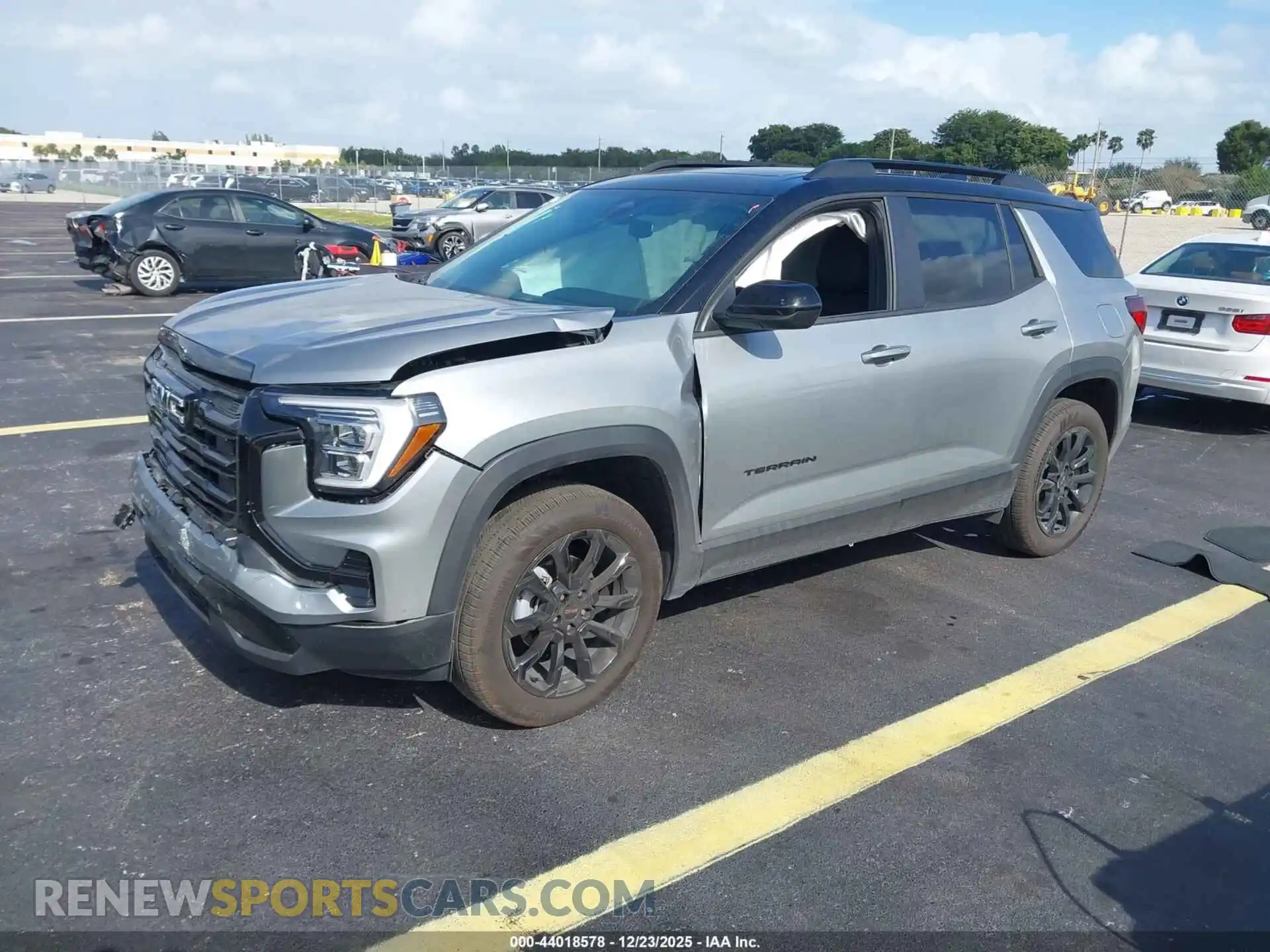 2 Photograph of a damaged car 3GKALMEG8TL268069 GMC TERRAIN 2026