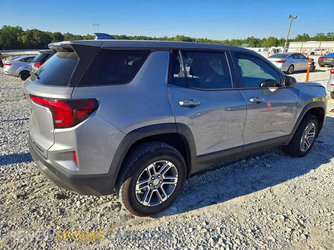 3 fotografías del automóvil dañado 3GKALMEG8TL319070 GMC TERRAIN 2026