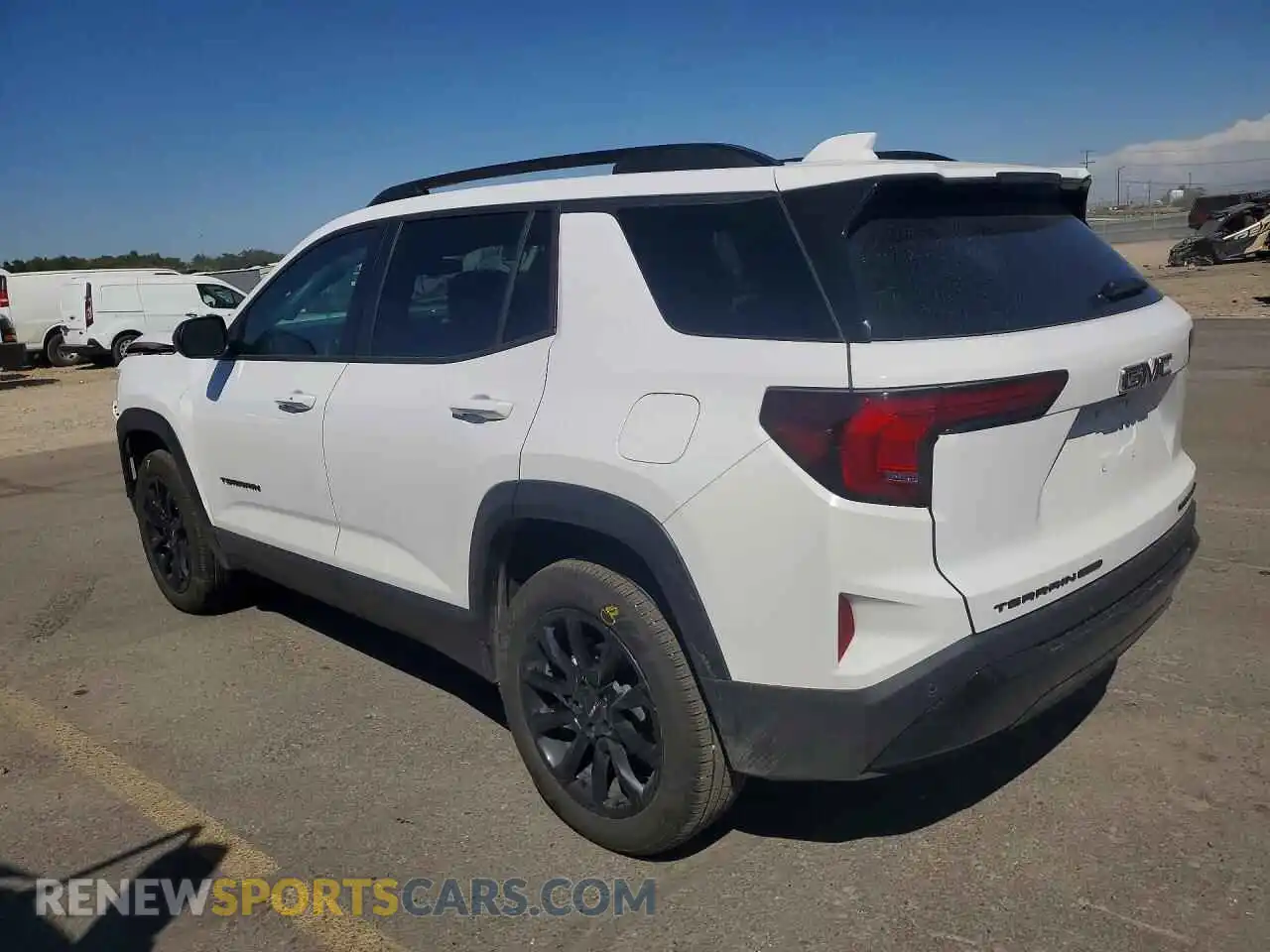 2 fotografías del automóvil dañado 3GKALUEG0TL466662 GMC TERRAIN 2026