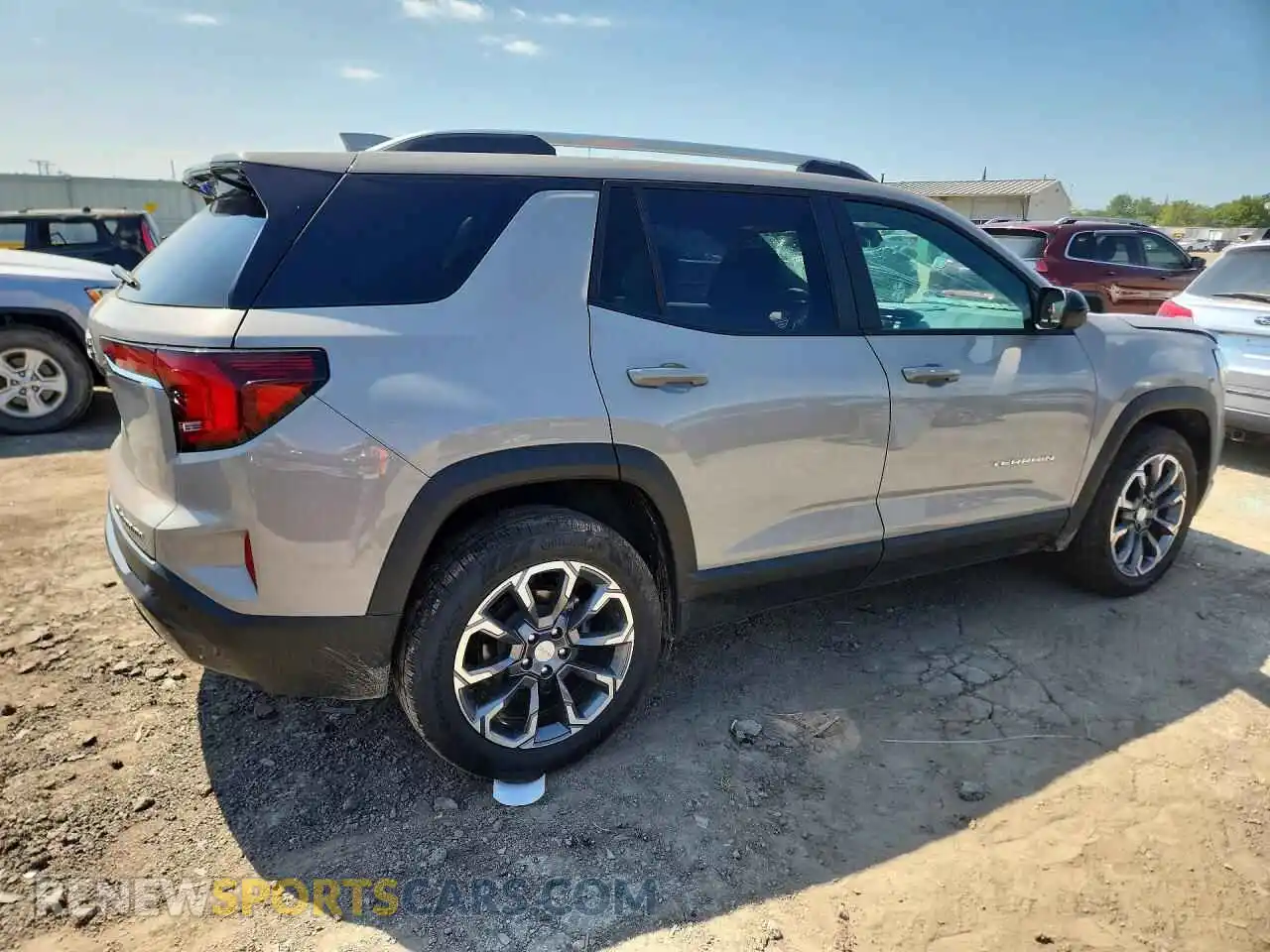 3 fotografías del automóvil dañado 3GKALUEG1TL105876 GMC TERRAIN 2026