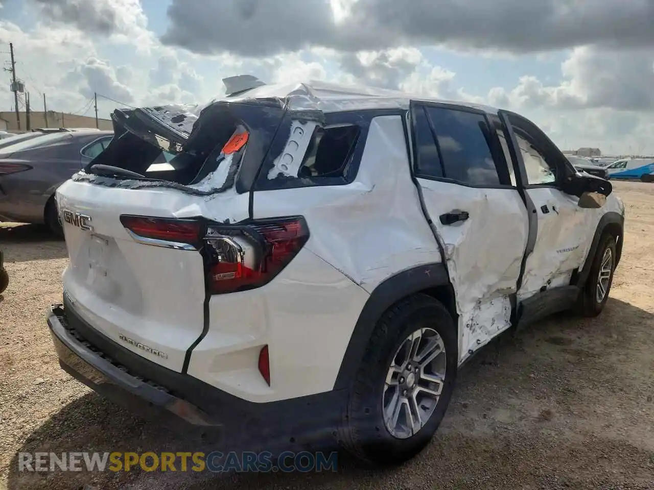 3 Photograph of a damaged car 3GKALUEG3TL375854 GMC TERRAIN 2026