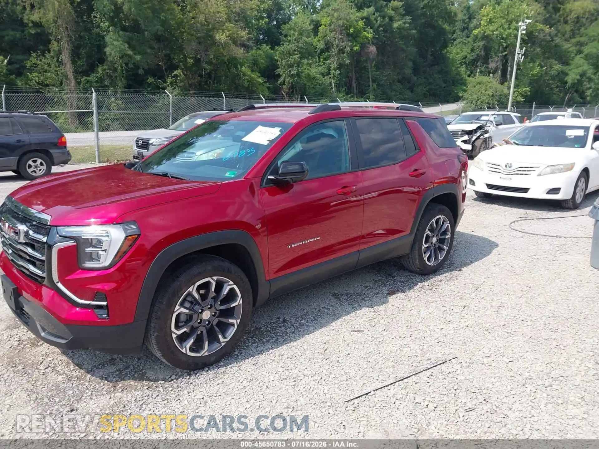 2 fotografías del automóvil dañado 3GKALUEG5TL296203 GMC TERRAIN 2026