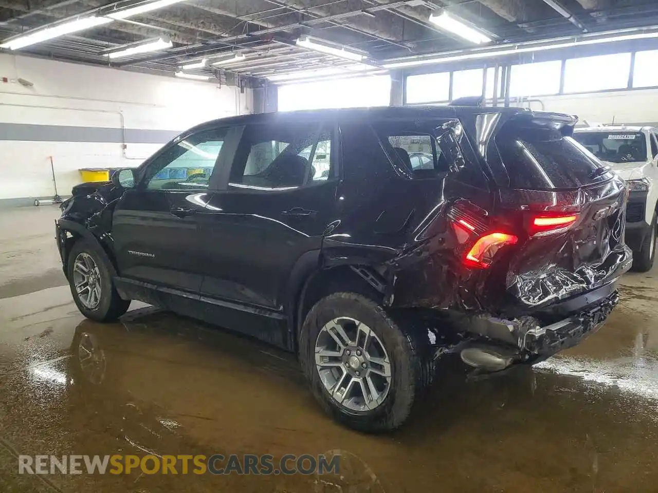 2 Photograph of a damaged car 3GKALUEG5TL379324 GMC TERRAIN 2026