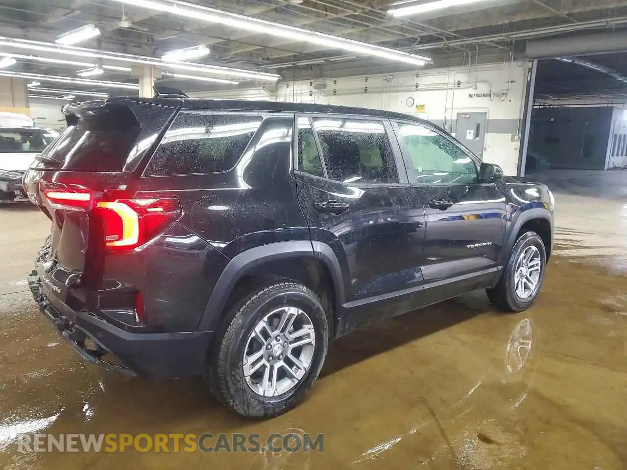 3 Photograph of a damaged car 3GKALUEG5TL379324 GMC TERRAIN 2026