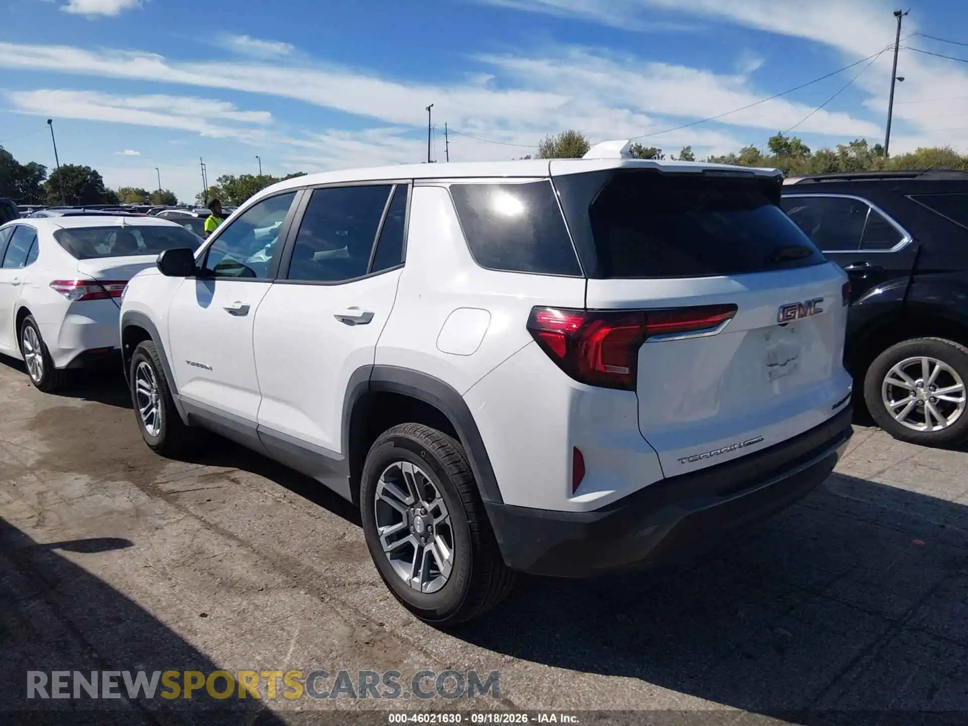 3 Photograph of a damaged car 3GKALUEG6TL146567 GMC TERRAIN 2026