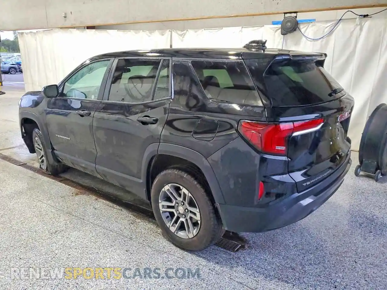 2 Фотография поврежденного автомобиля 3GKALUEG7TL453035 GMC TERRAIN 2026