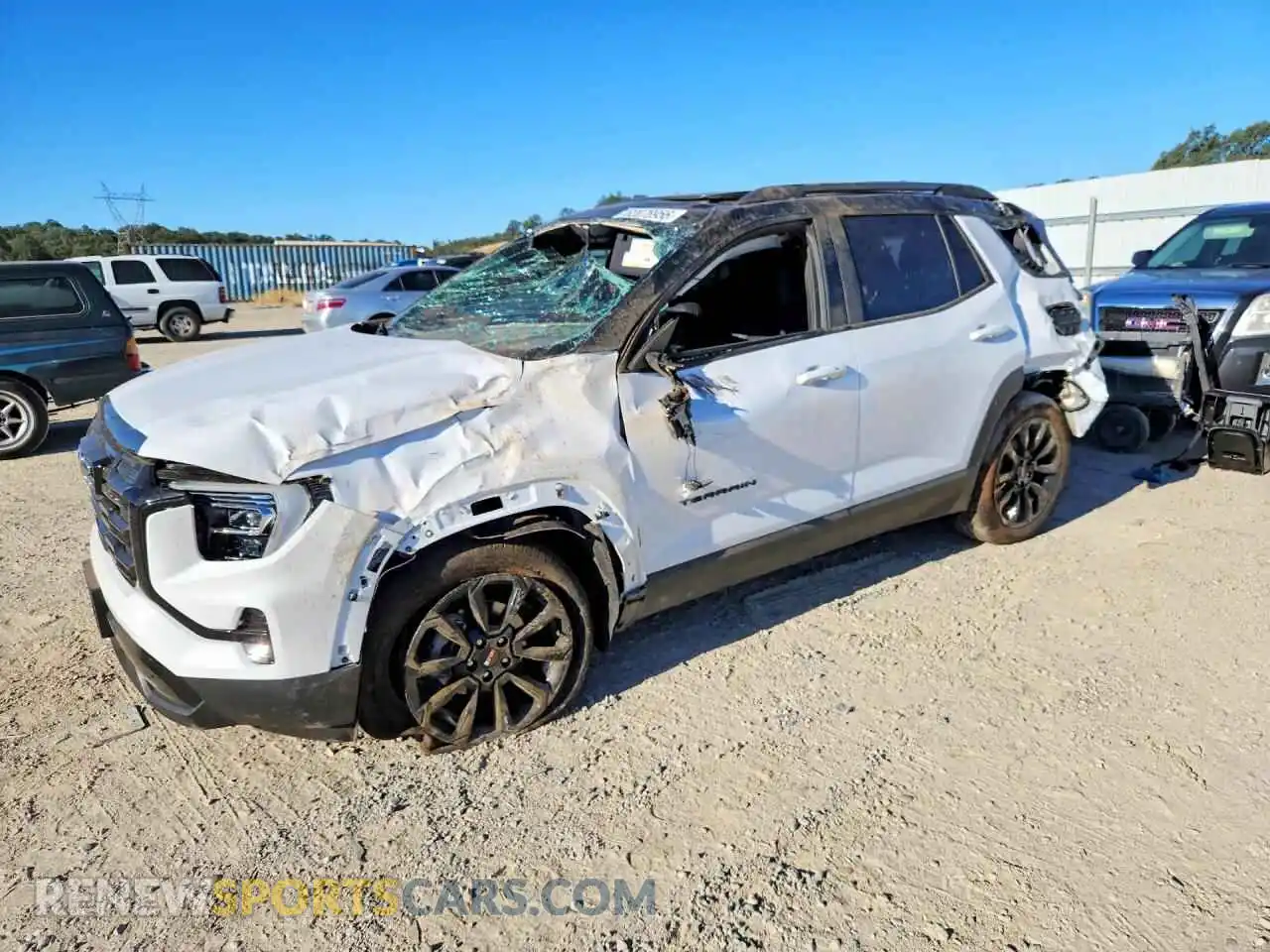1 Photograph of a damaged car 3GKALUEG8TL473309 GMC TERRAIN 2026