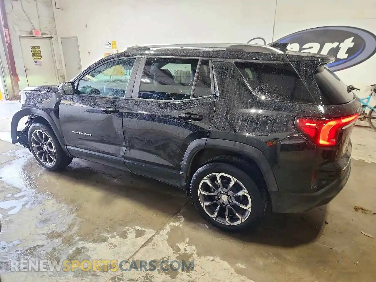 2 Photograph of a damaged car 3GKALUEG5VL183306 GMC TERRAIN 2027