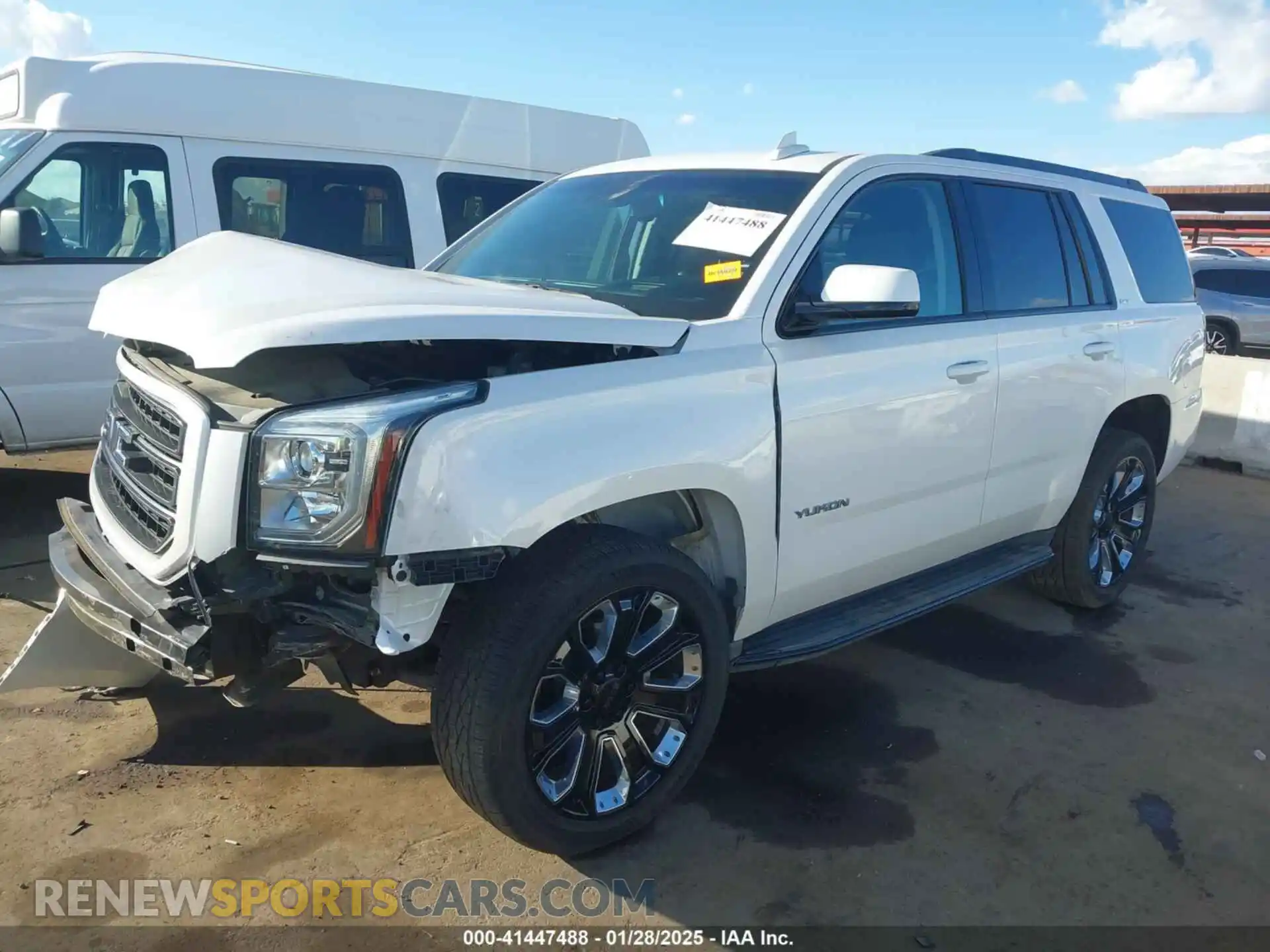 2 fotografías del automóvil dañado 1GKS2BKJ9KR161101 GMC YUKON 2019