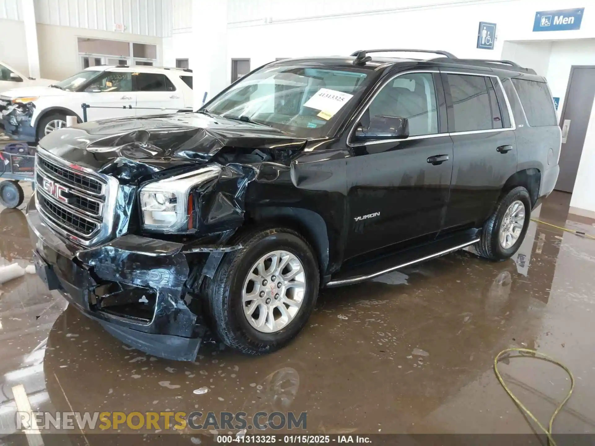 2 Photograph of a damaged car 1GKS2BKC6LR232354 GMC YUKON 2020