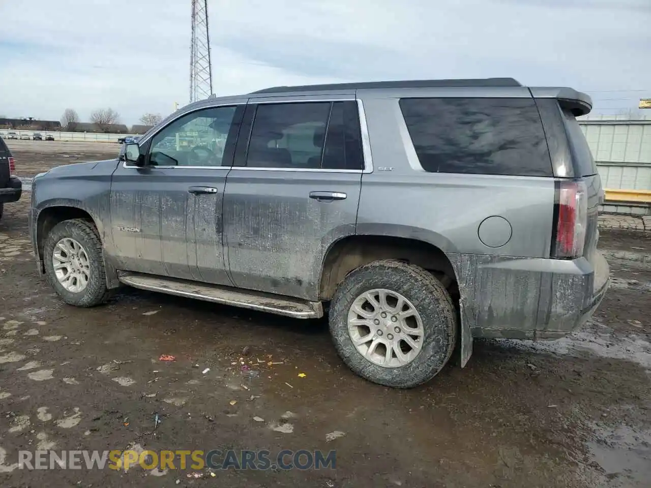 2 Photograph of a damaged car 1GKS2BKC9LR234552 GMC YUKON 2020