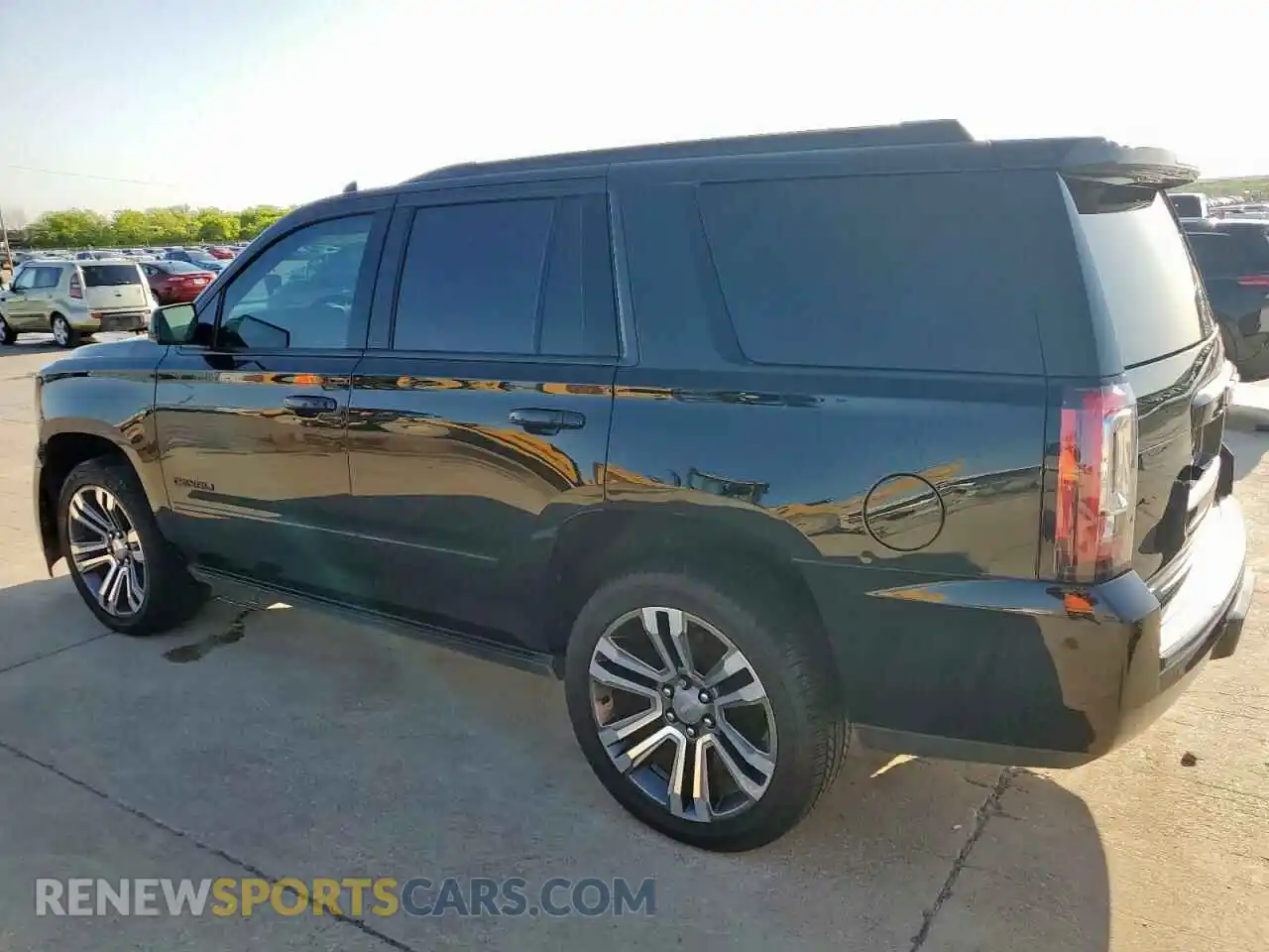 2 Photograph of a damaged car 1GKS2CKJ4LR144035 GMC YUKON 2020