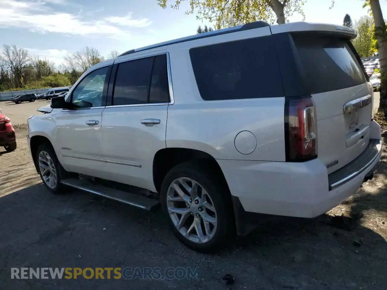 2 Photograph of a damaged car 1GKS2CKJ7LR255369 GMC YUKON 2020