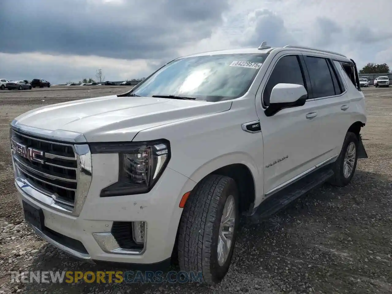 1 Photograph of a damaged car 1GKS1BKD0MR114474 GMC YUKON 2021