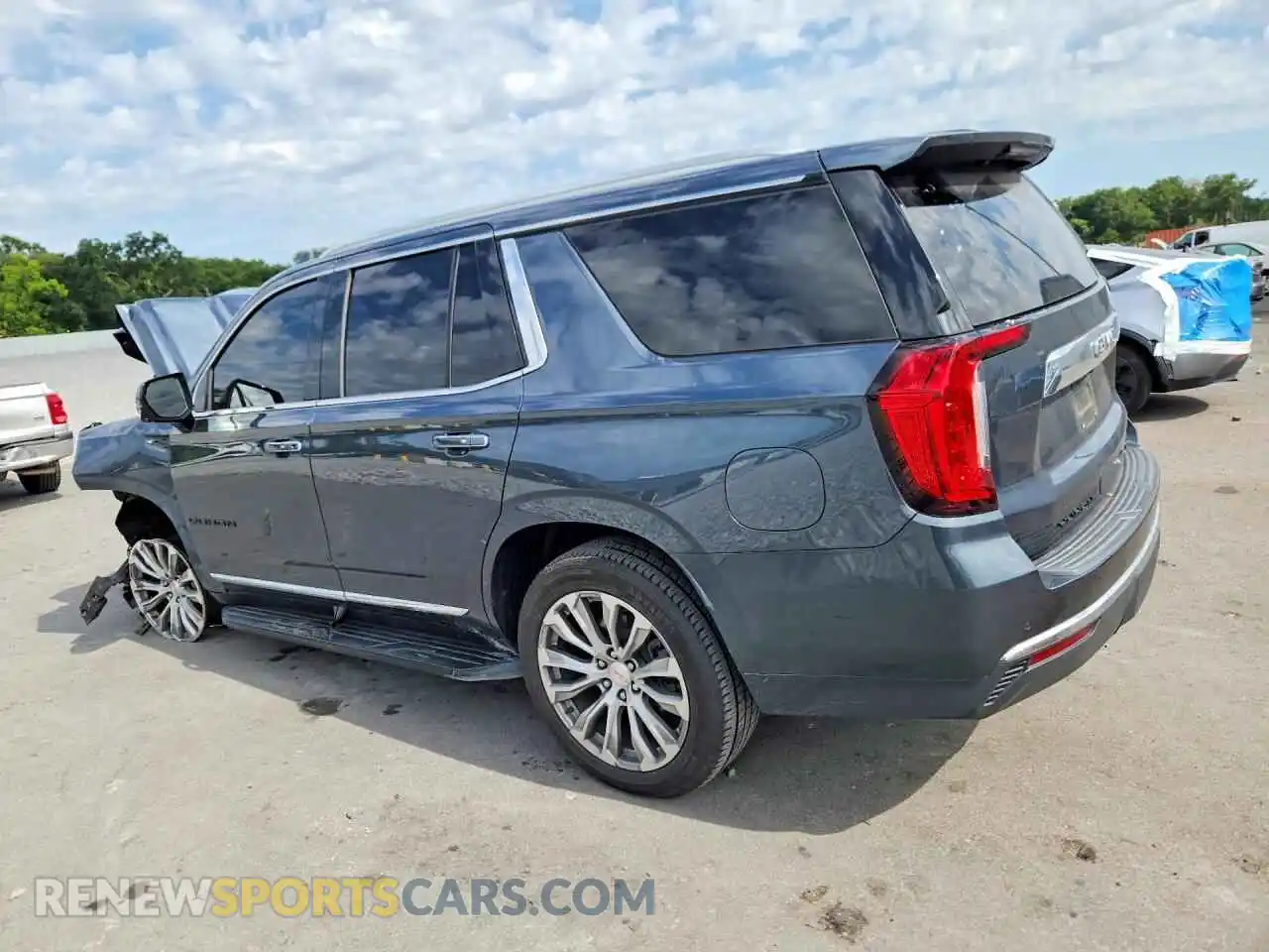 2 Photograph of a damaged car 1GKS1BKD5MR374191 GMC YUKON 2021