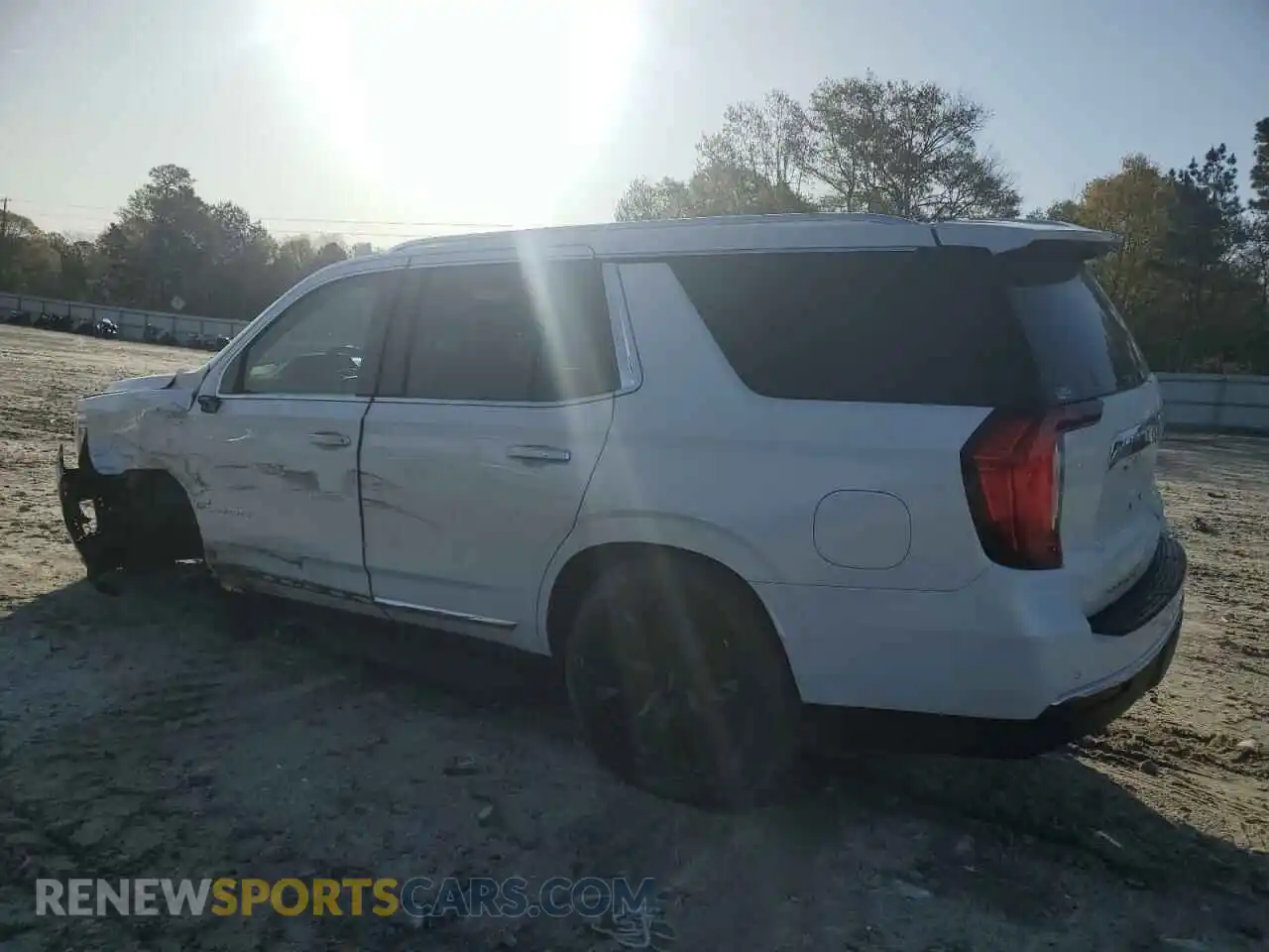 2 Photograph of a damaged car 1GKS1BKD6MR439565 GMC YUKON 2021